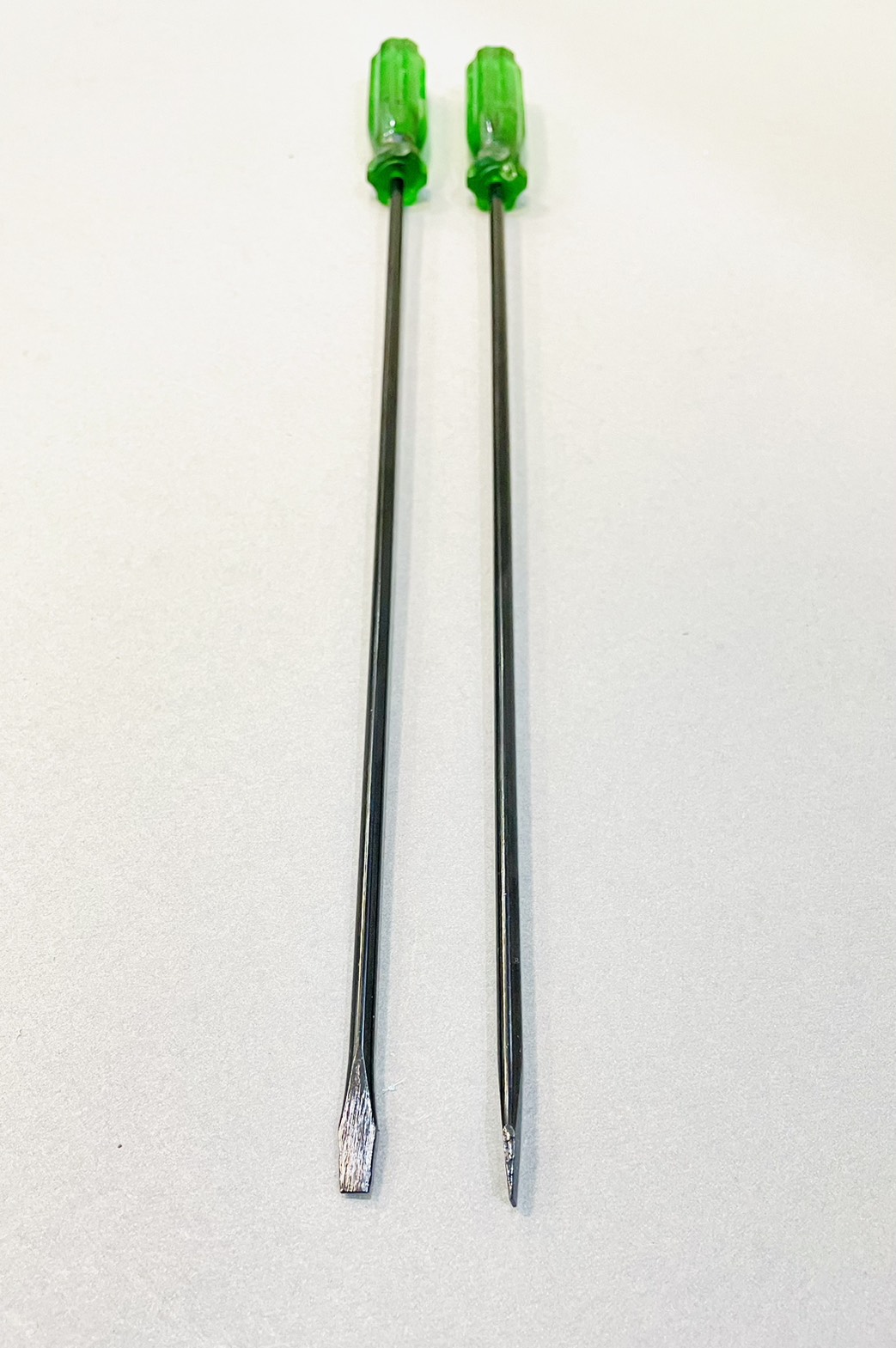 ไขควงแกนกลม ชุบดำ 4มิล x 10" (-) หัวแบน