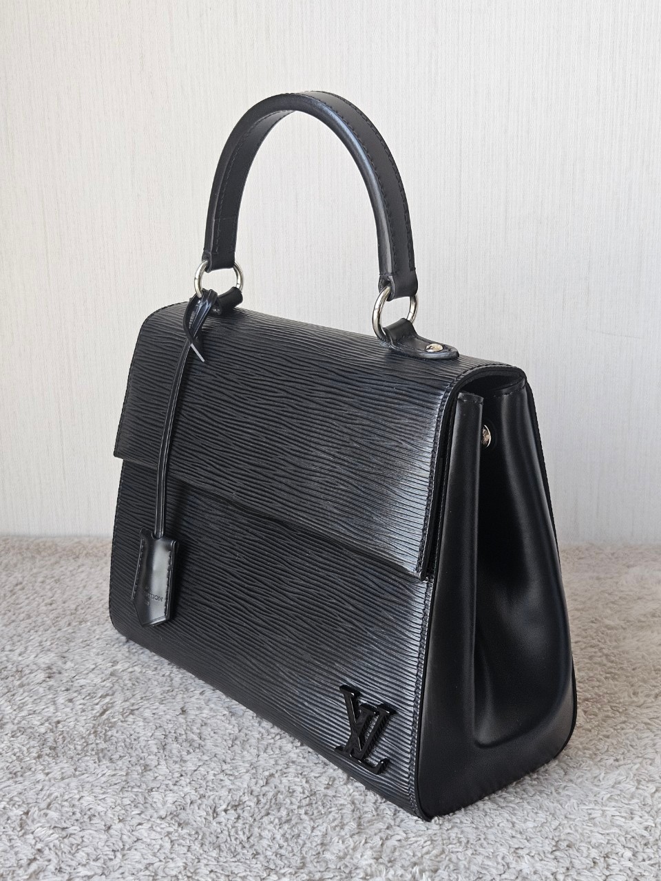 LV M41312 Cluny BB EPI microchip