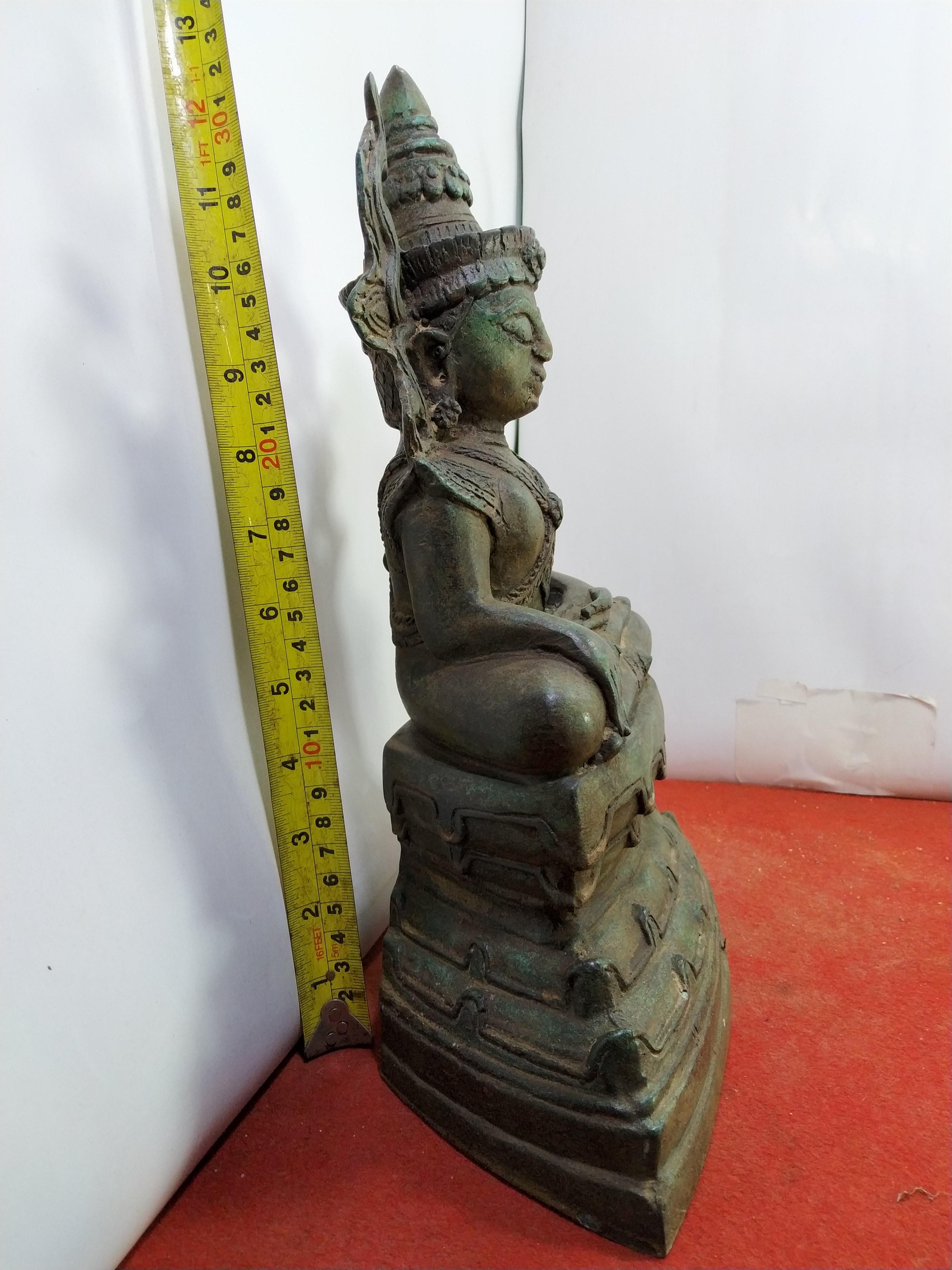 พระมหามัยมุนี หรือ มะฮาเมียะมุนิ เนื้อโลหะสำริดสภาพเก่า