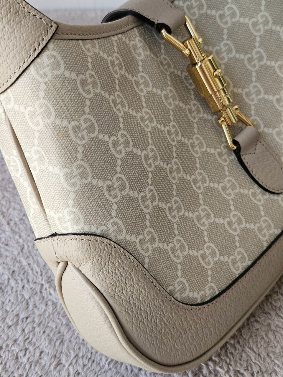 Gucci Jackie 1961 Small beige