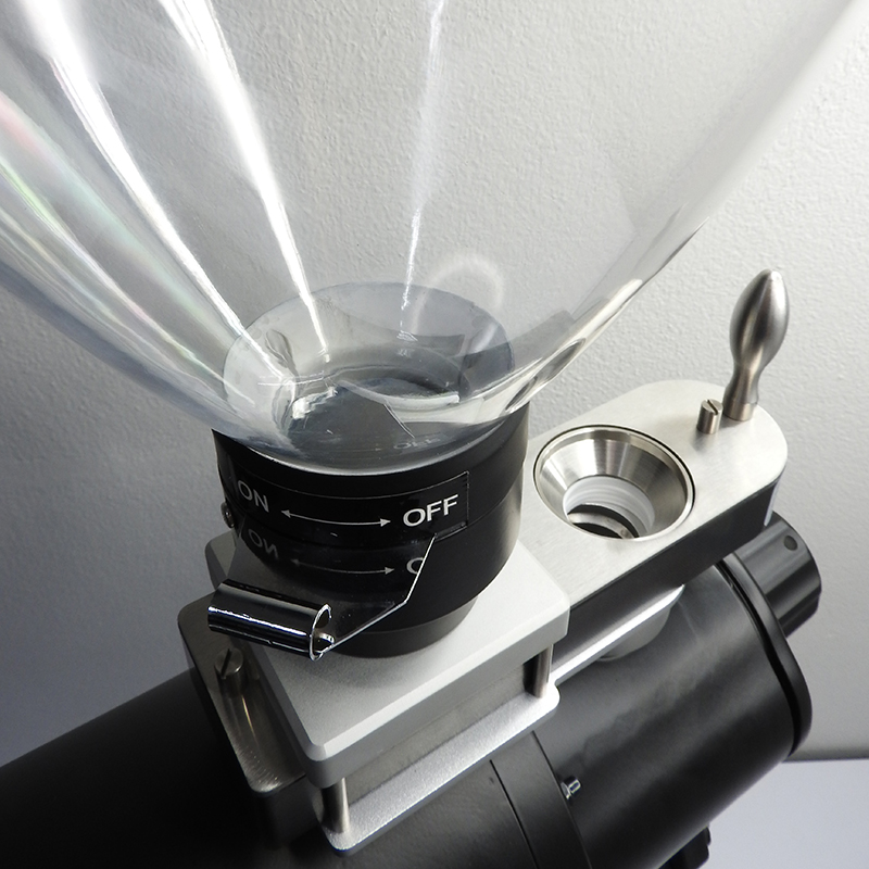 เครื่องบดกาแฟตัวใหญ่ มีตัวโดสตวงกาแฟ ด้วยกำลังไฟ 1500W