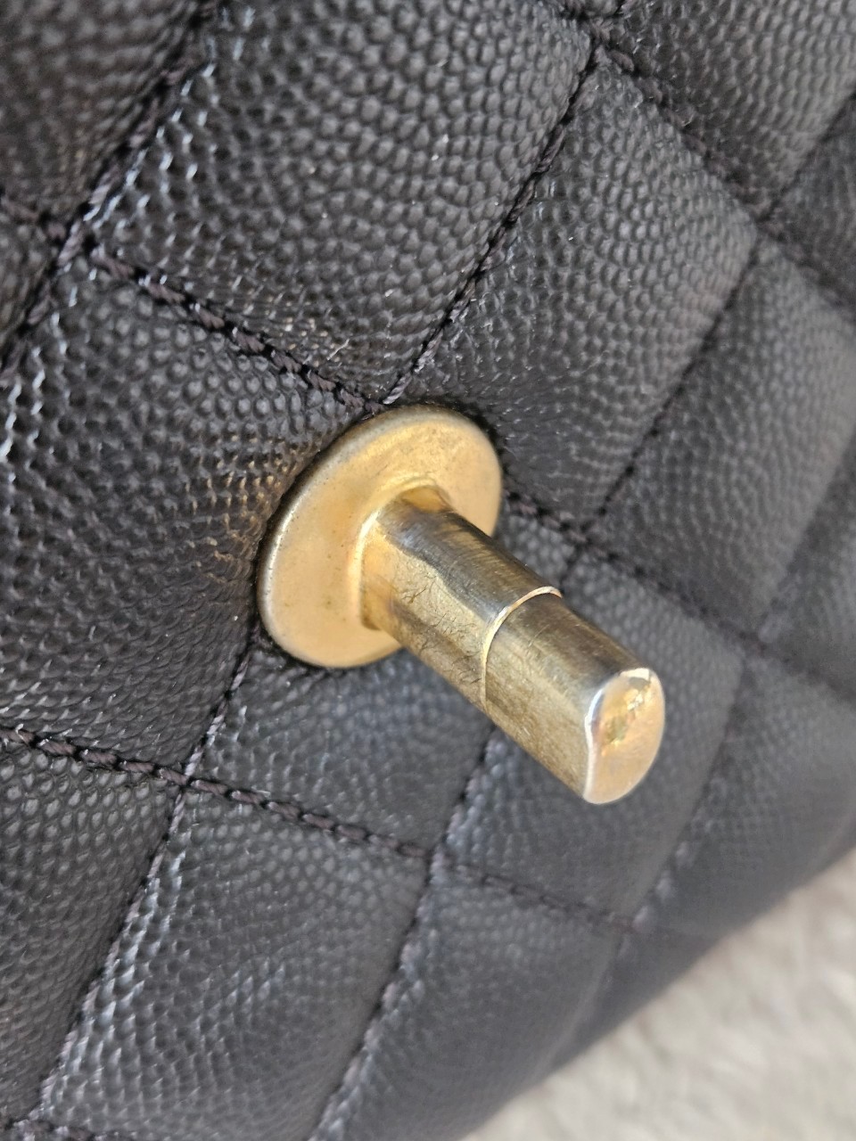 Chanel Coco 10.5 Caviar Lizard holo26