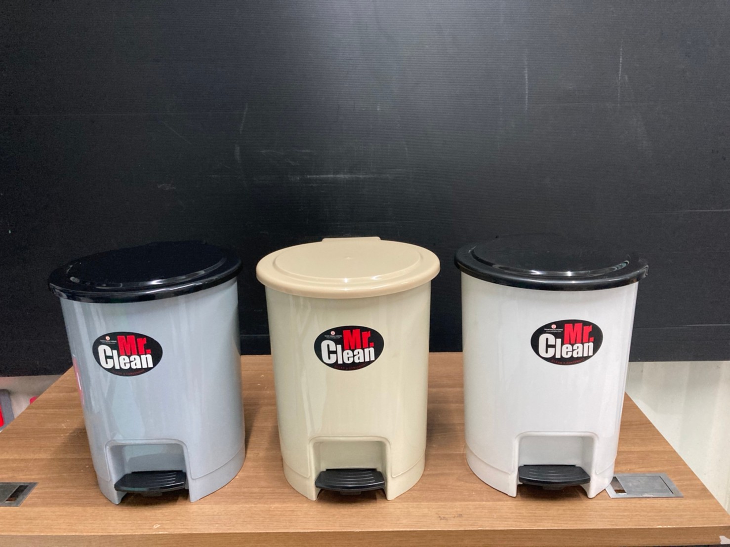 ถังขยะเท้าเหยียบ ทรงกลม 12 ลิตร