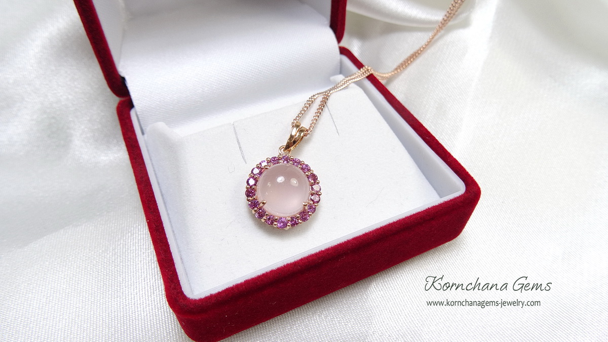 สร้อยคอพร้อมจี้พลอยแท้ พลอยโรสควอทซ์สีชมพูอ่อนล้อมเมทิสท์สีม่วงชมพูสวยหวาน พลอยสีชมพูสำหรับคนเกิดวันอังคาร อัญมณี/จี้ประจำวันวันอังคาร