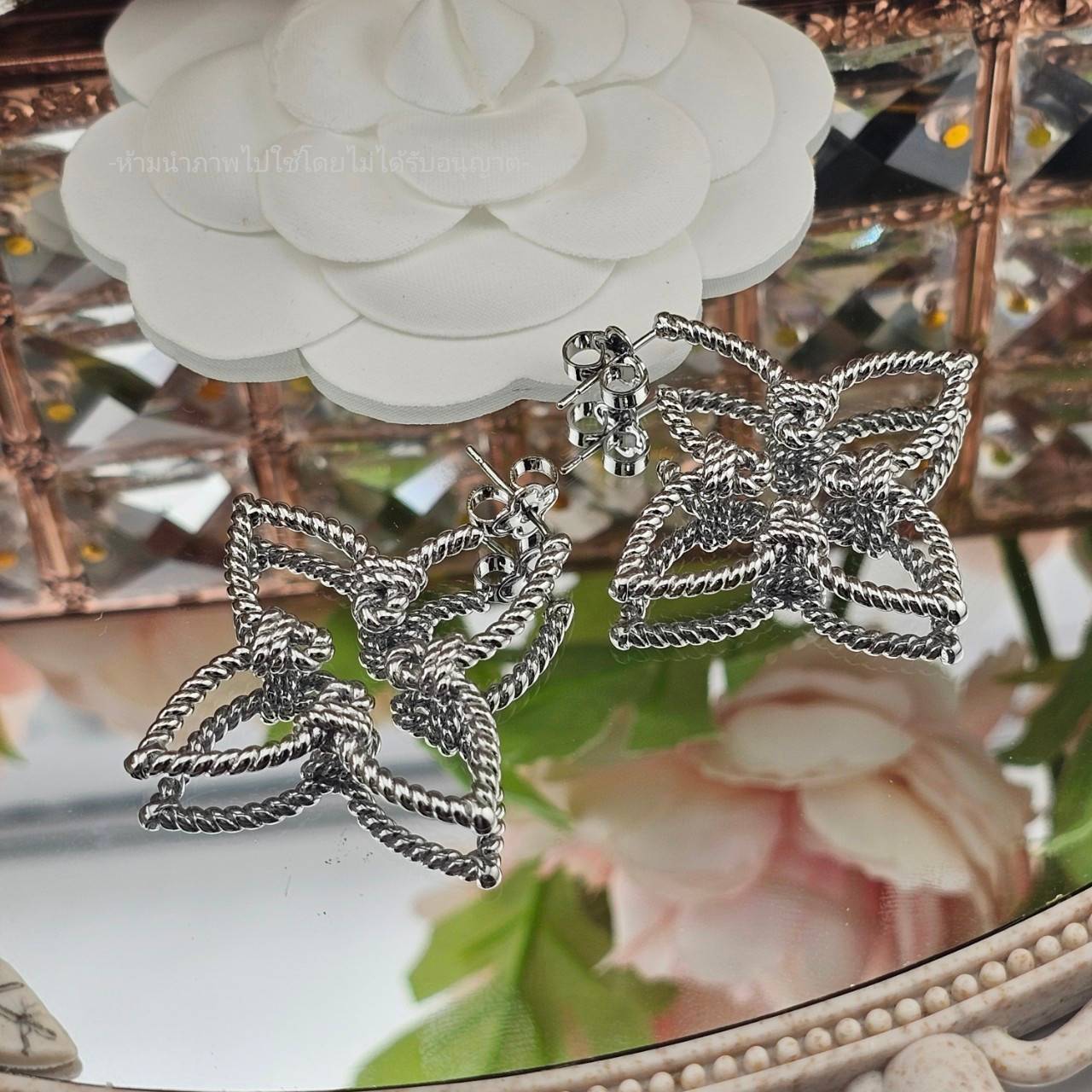 ต่างหู LOUIS VUITTON ต่างหู หลุยวิสตอง ต่างหู LV ติดหู