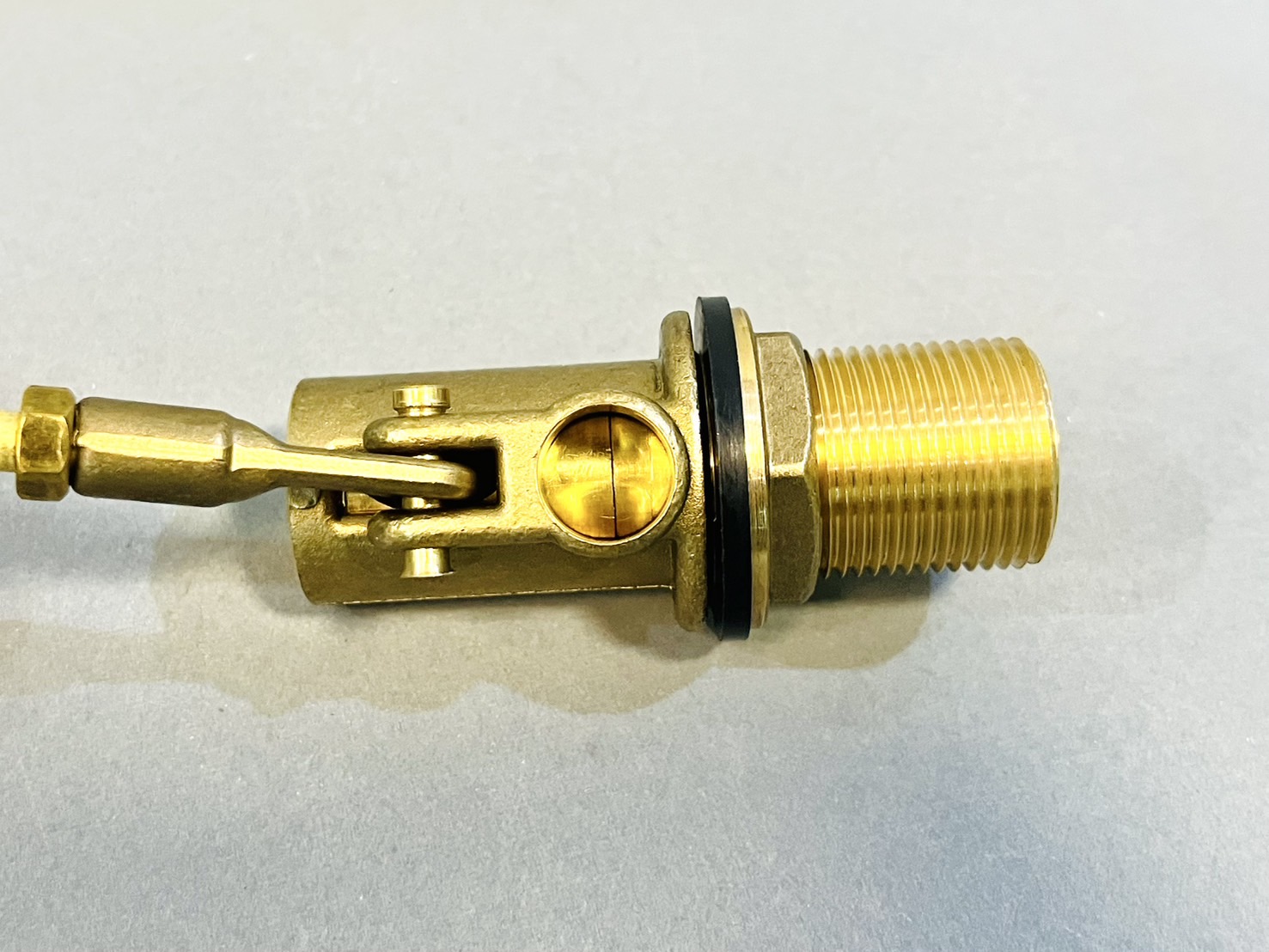 ลูกลอย+ก้านทองเหลืองสั้น SANWA ลูกบอลสีฟ้า