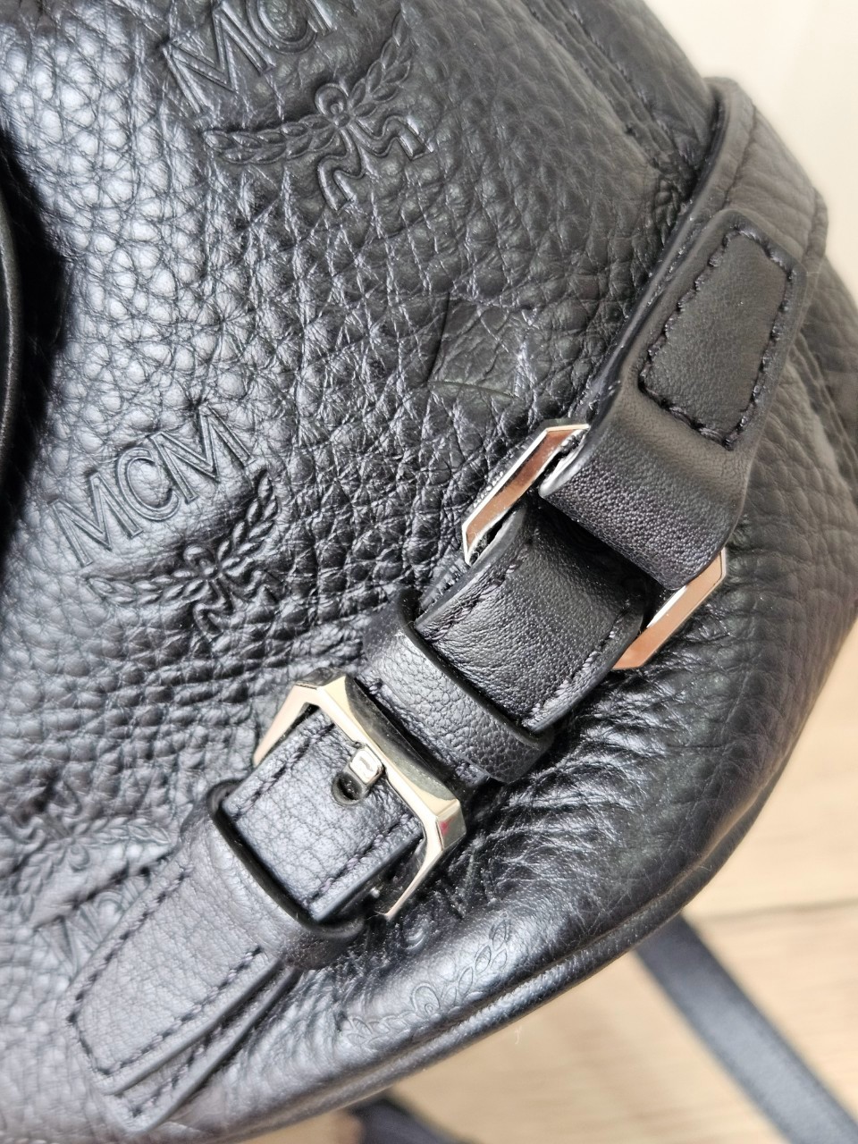 MCM Essential Crossbody Leather Black