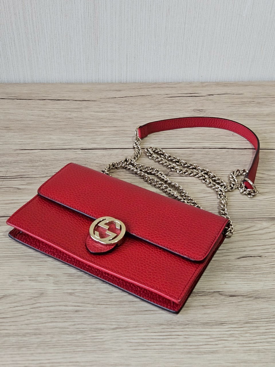 Gucci Interlock WOC สีแดง