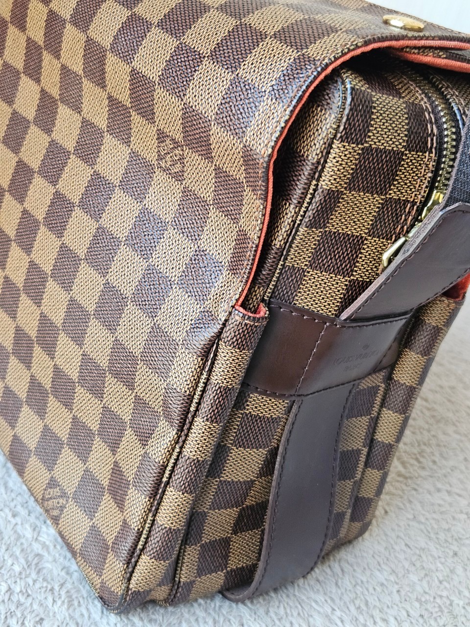 LV Naviglio Damier dc04