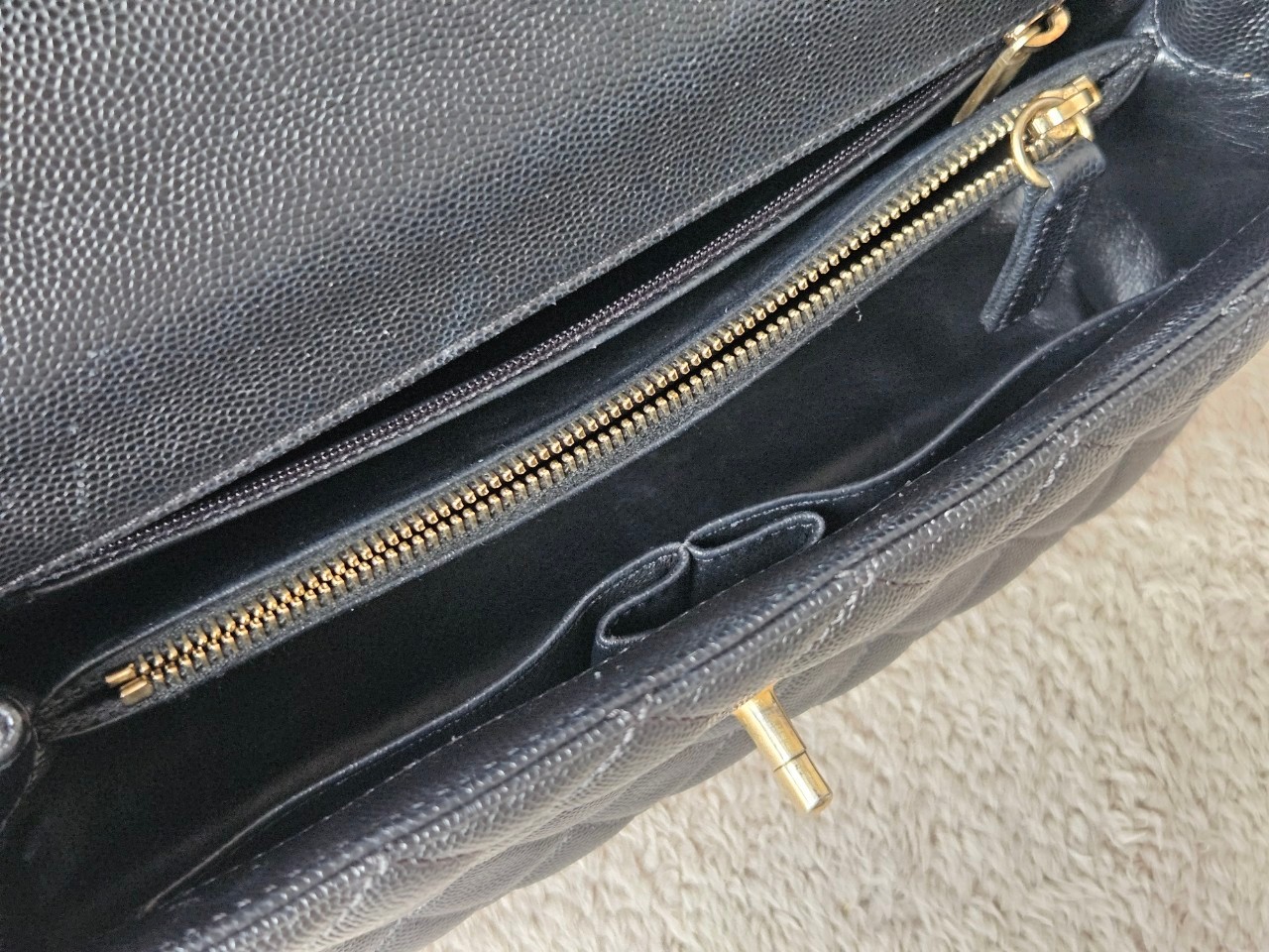 Chanel Coco 10.5 Caviar Lizard holo26