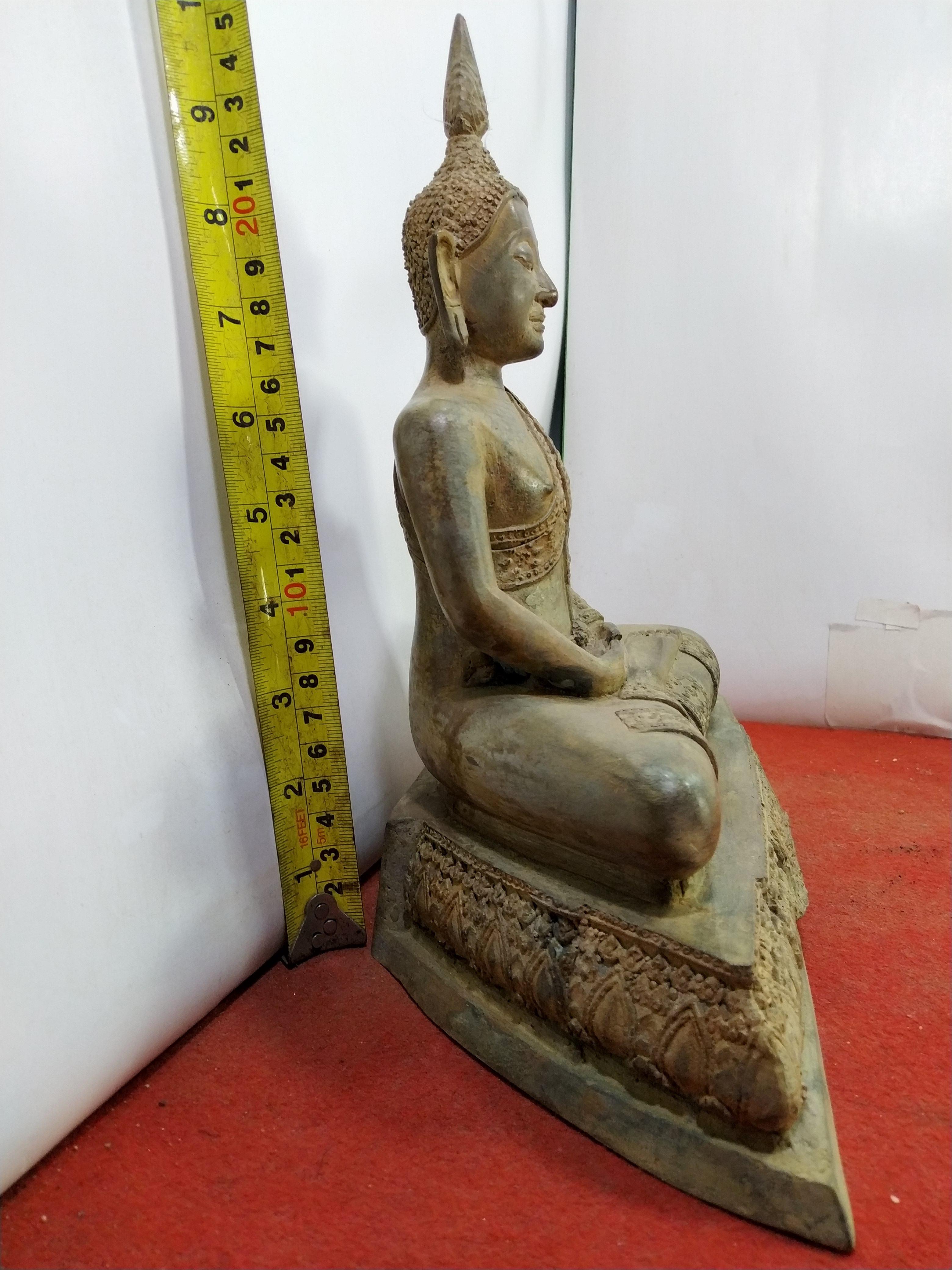 พระเชียงรุ้ง ทรงเครื่อง ปางสมาธิ หน้าตัก 7 นิ้ว เนื้อสำริดสภาพเก่า