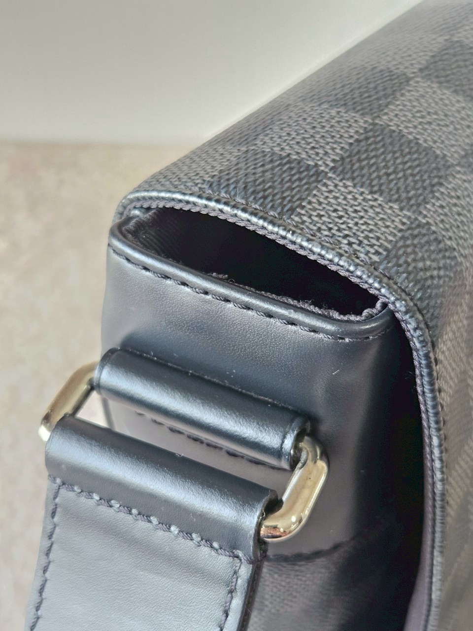 LV District Damier Graphite MM