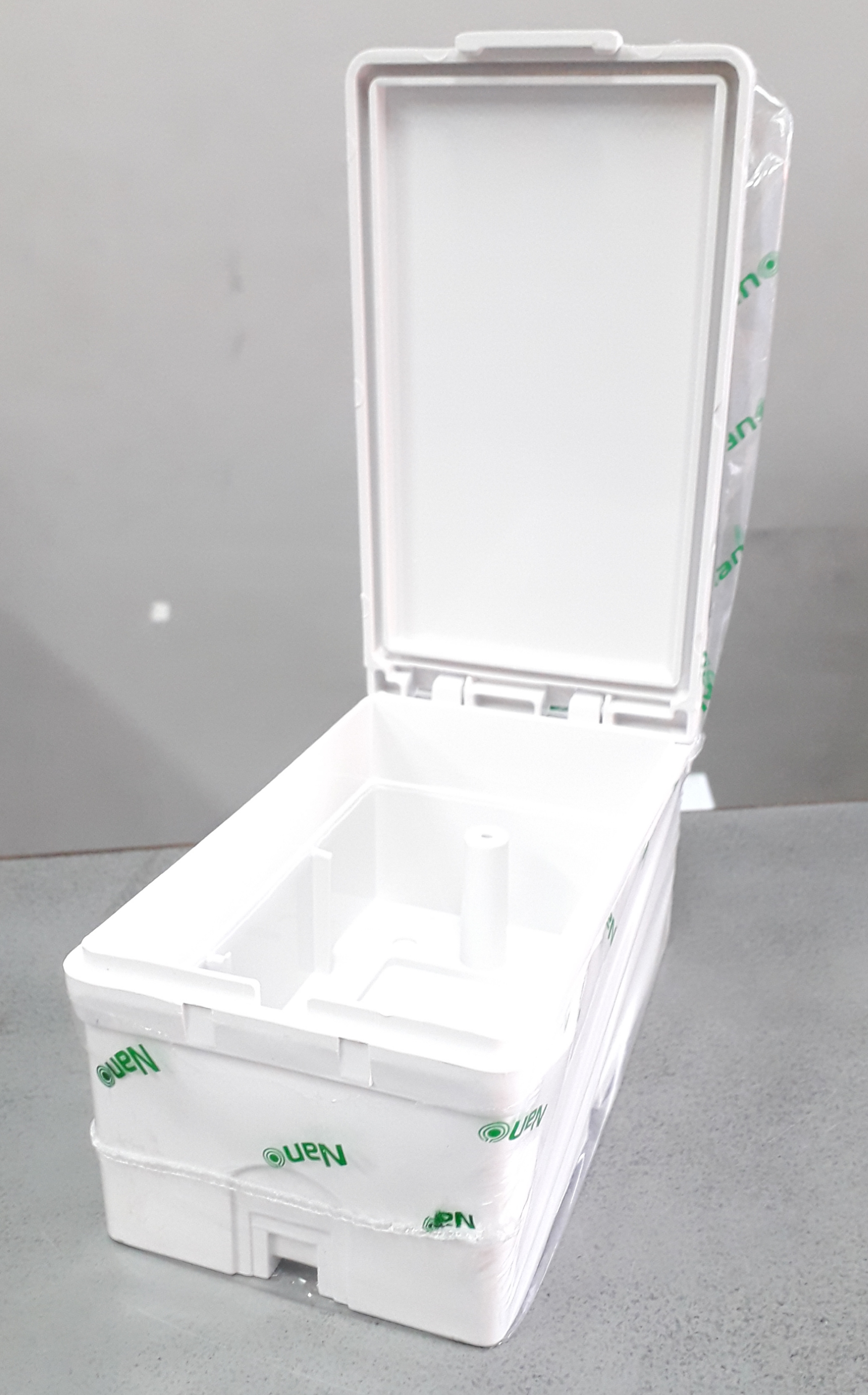 บ็อกลอยกันน้ำแนวตั้ง นาโน-406 2x4 สีขาว