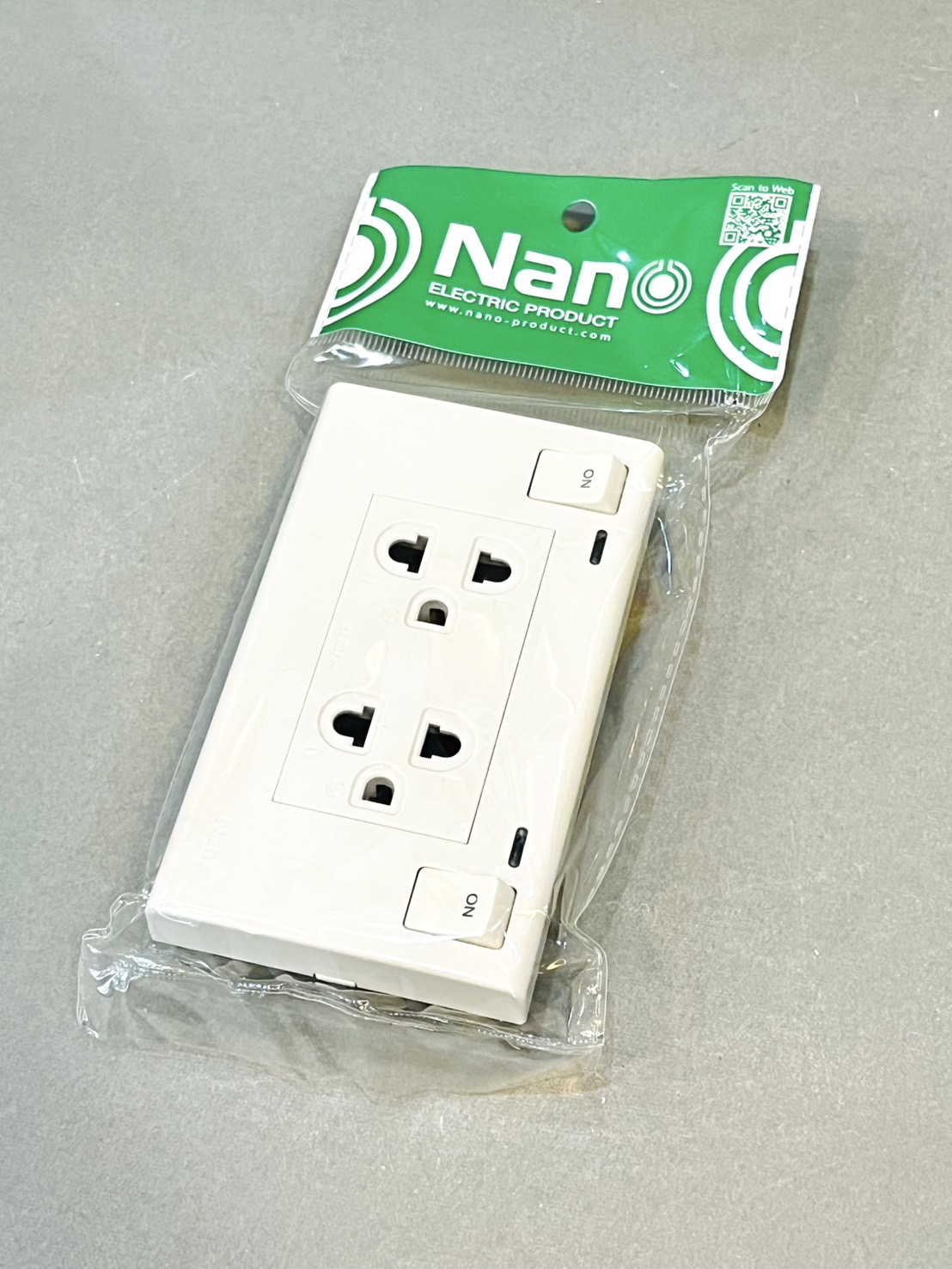 ปลั๊กกราวน์คู่สำเร็จรูป มีสวิทซ์ SC-SW2P6 Nano