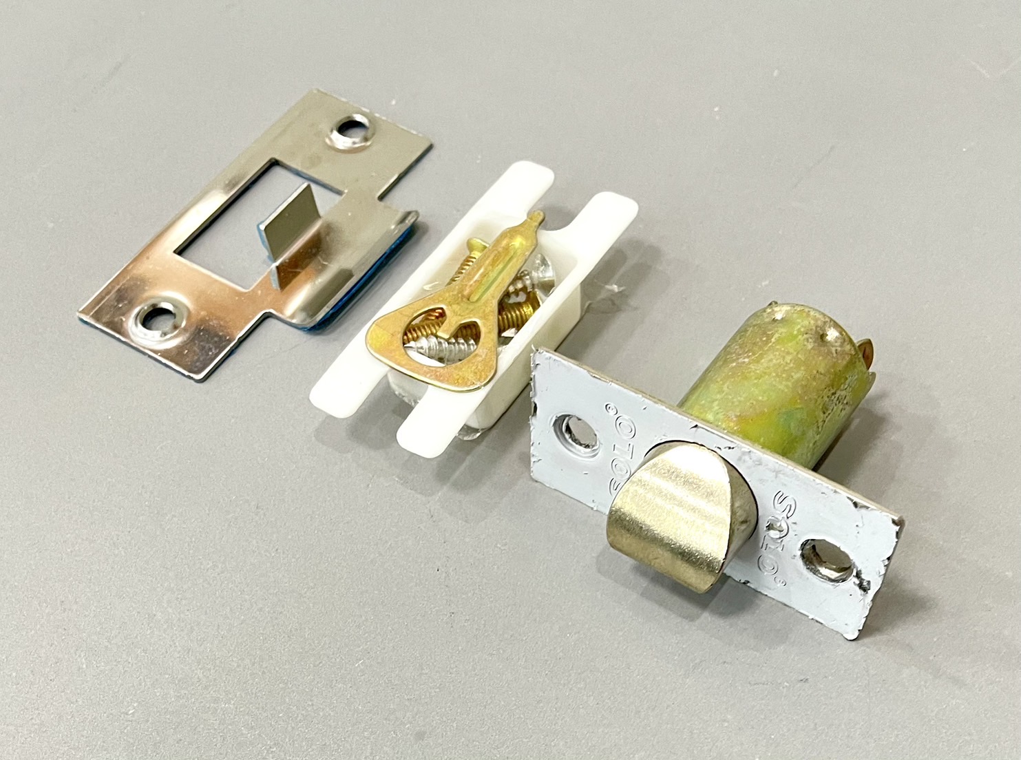 ลูกบิดประตู SOLO #641BK ไม่มีกุญแจ กลมด้าน รุ่นกล่อง