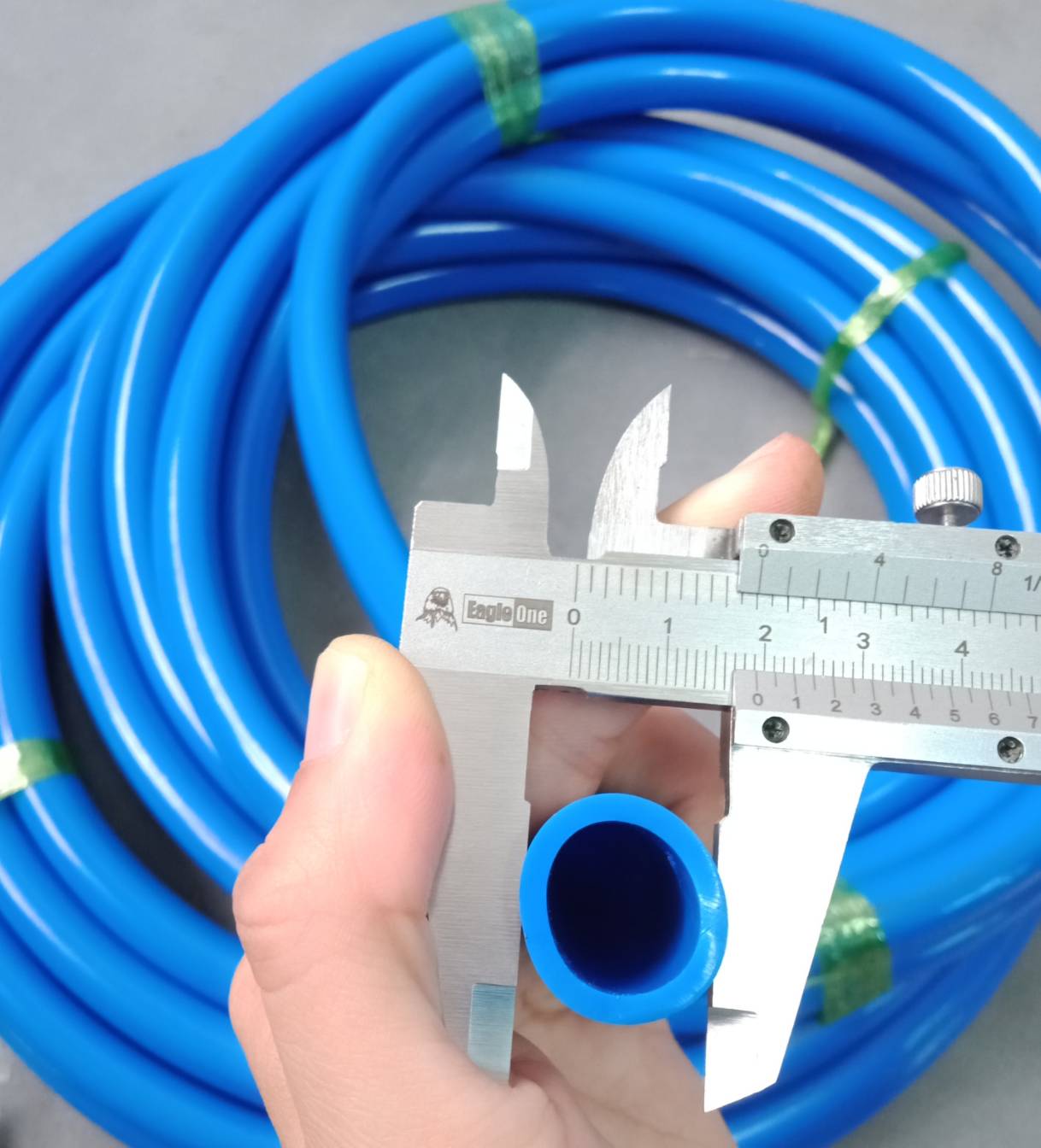 สายยางฟ้า เกรดA (นิ่ม) [1ม.]