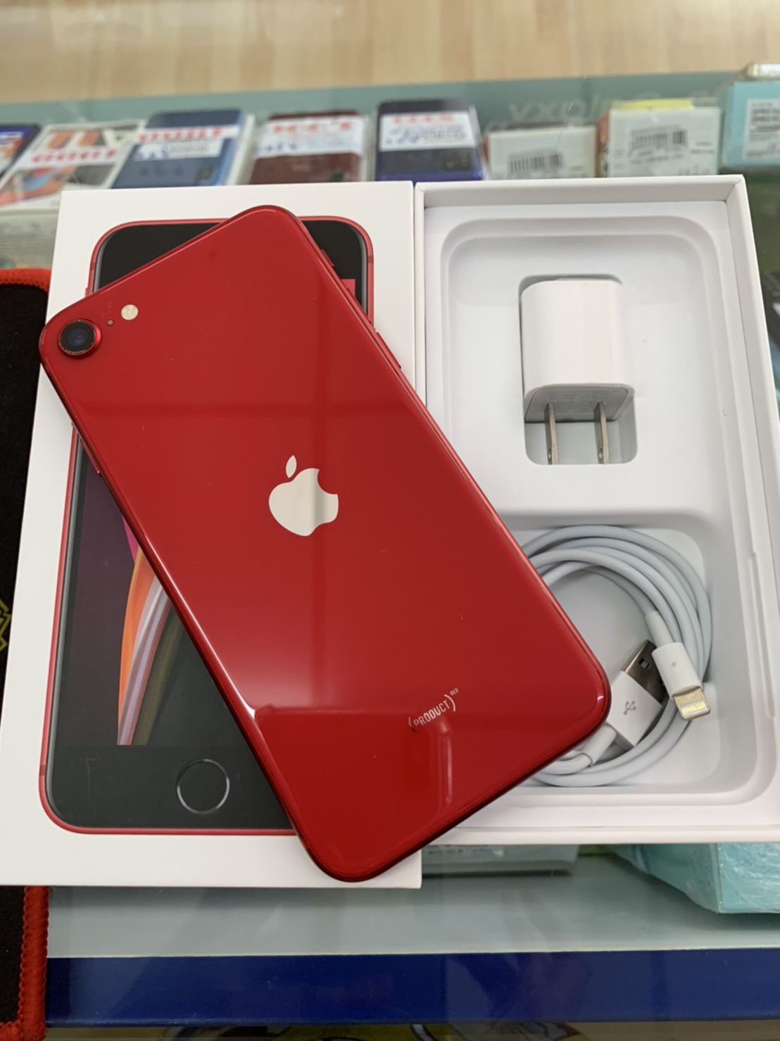 iPhone SE 2 64GB RED