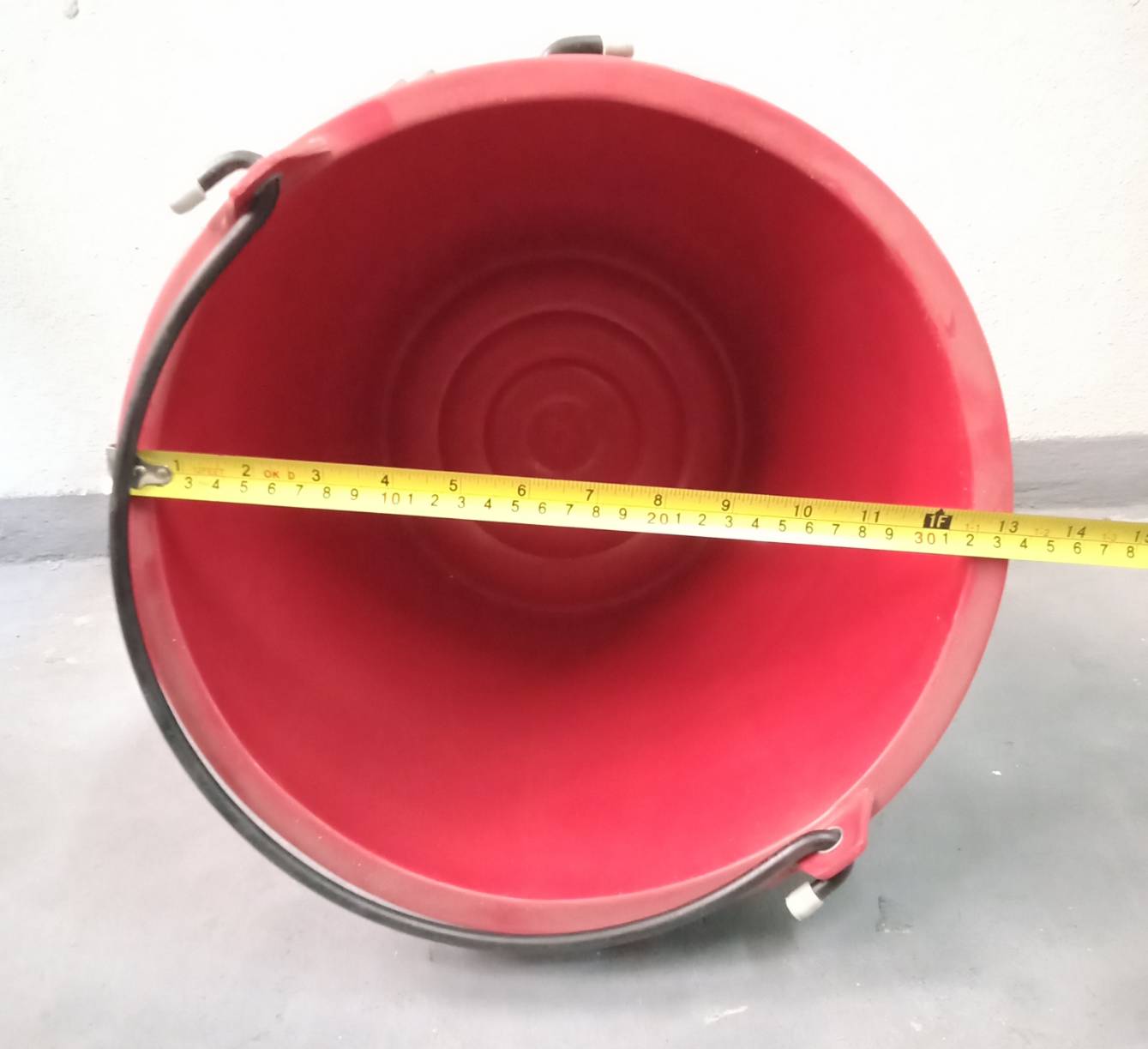 ถังน้ำพลาสติก คละสี 15 ลิตร