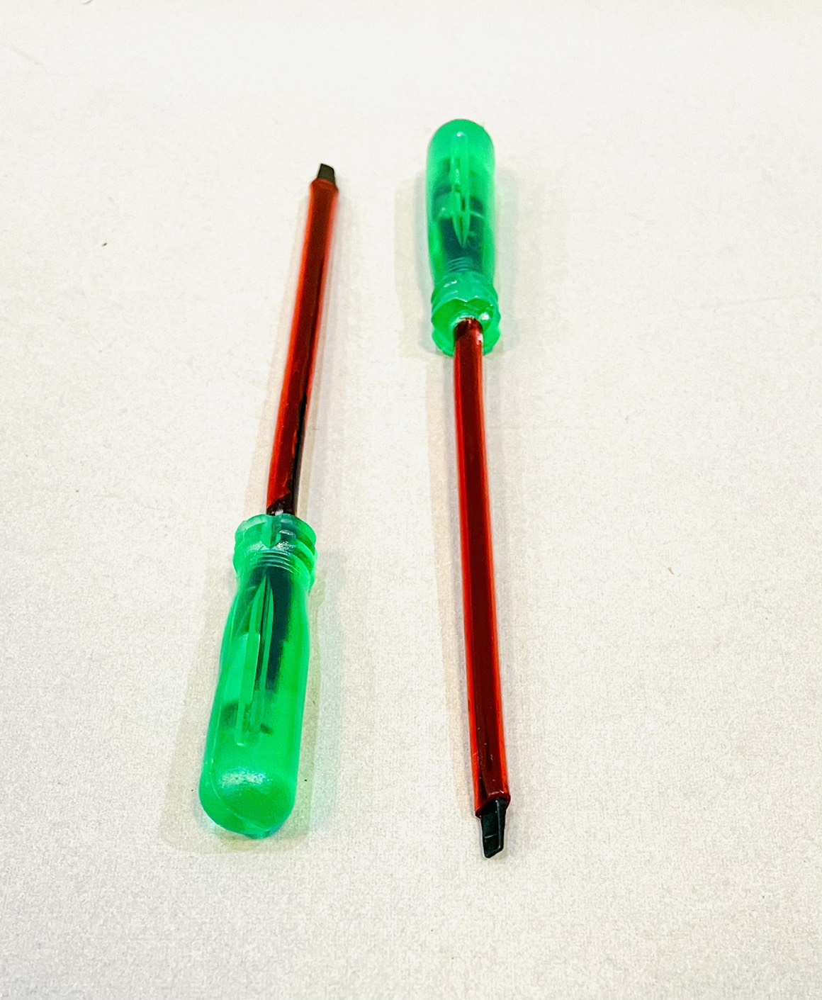 ไขควงหุ้มฉนวนเล็ก 3 มิล ด้ามเขียว WoldChamp (-)