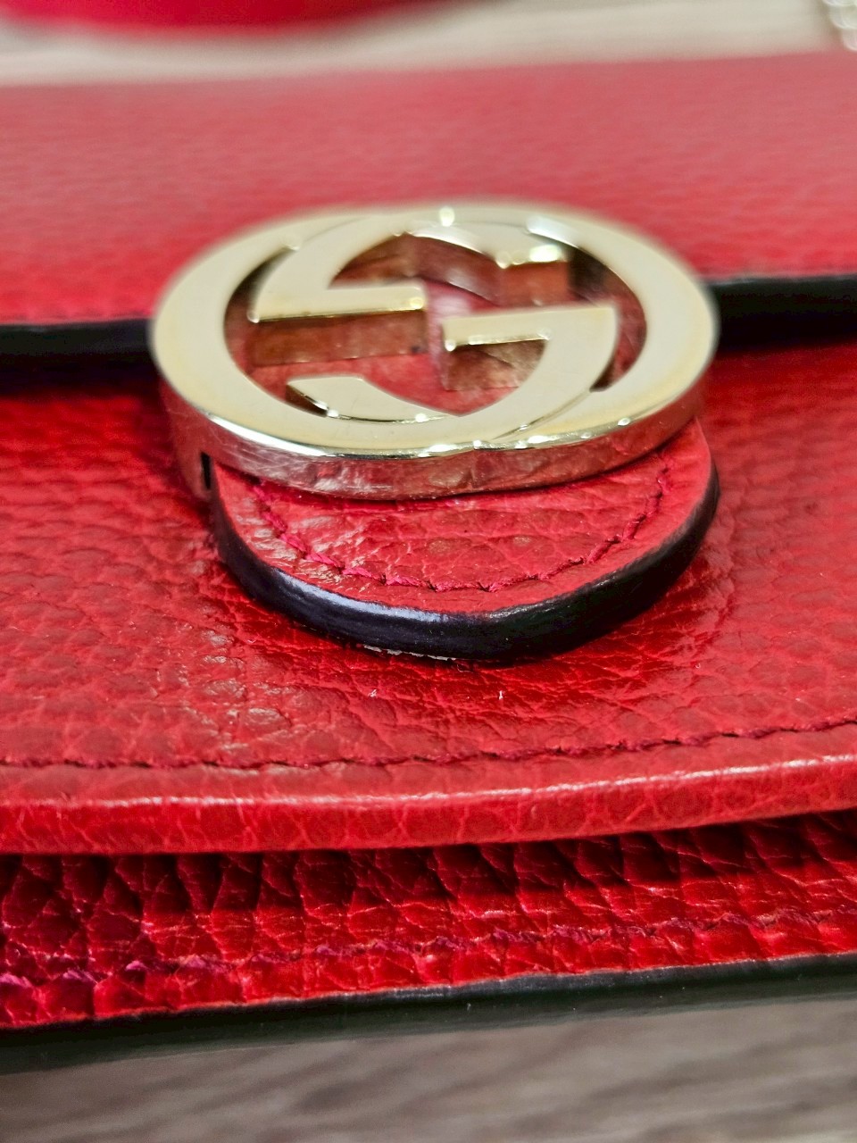Gucci Interlock WOC สีแดง