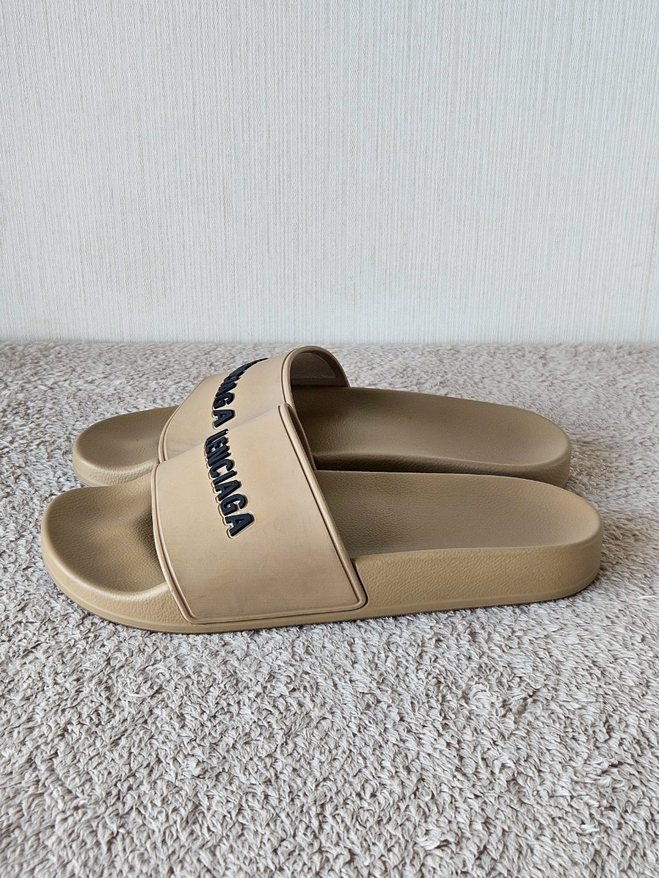 Balenciaga Pool Slides With Logo สีน้ำตาล