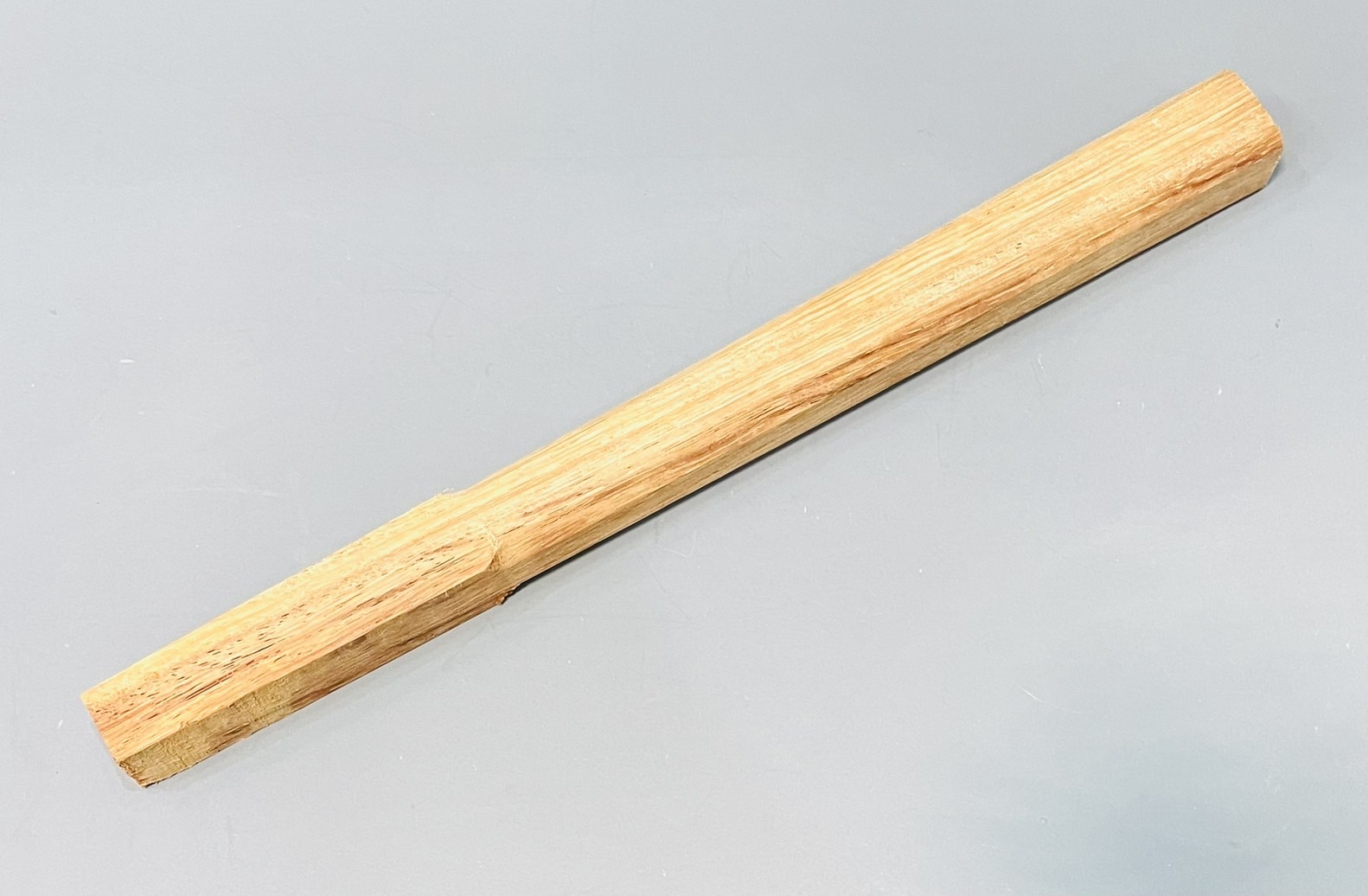 ด้ามค้อนเหลี่ยม