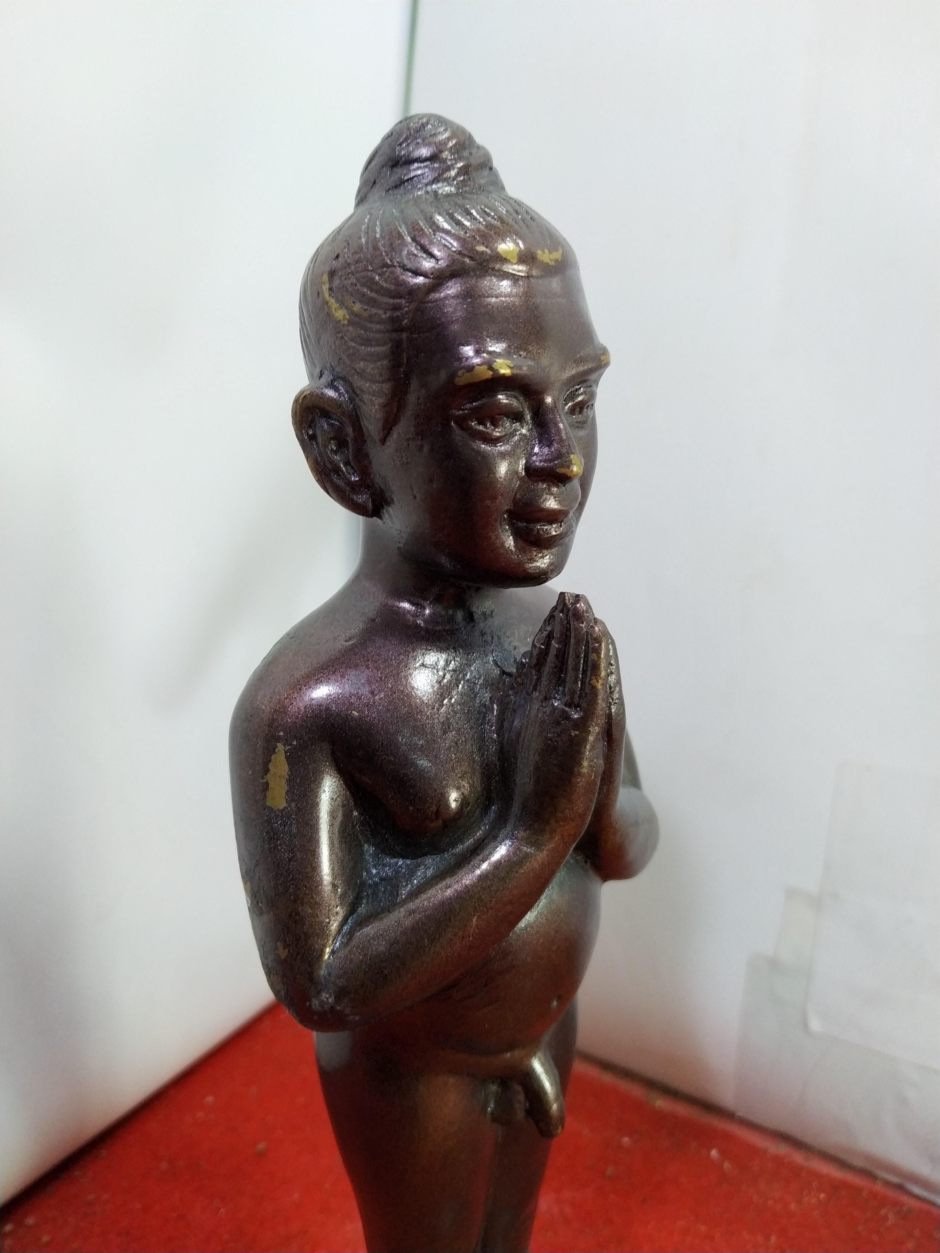 ไอ้ไข่ กุมารเทพแห่งวัดเจดีย์ อำเภอสิชล จังหวัดนครศรีธรรมราช สูง 8 นิ้ว