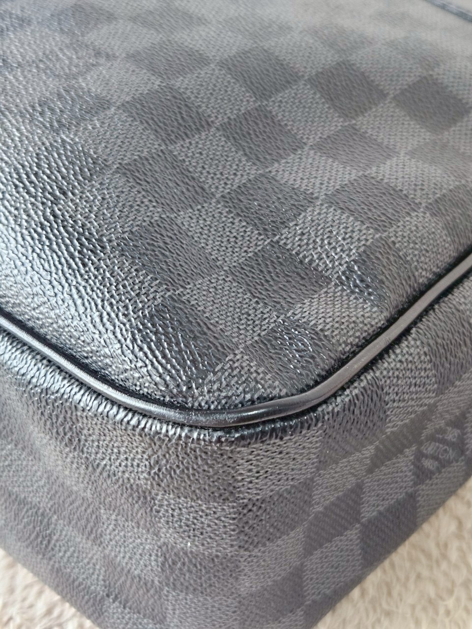 LV District GM Damier Graphite