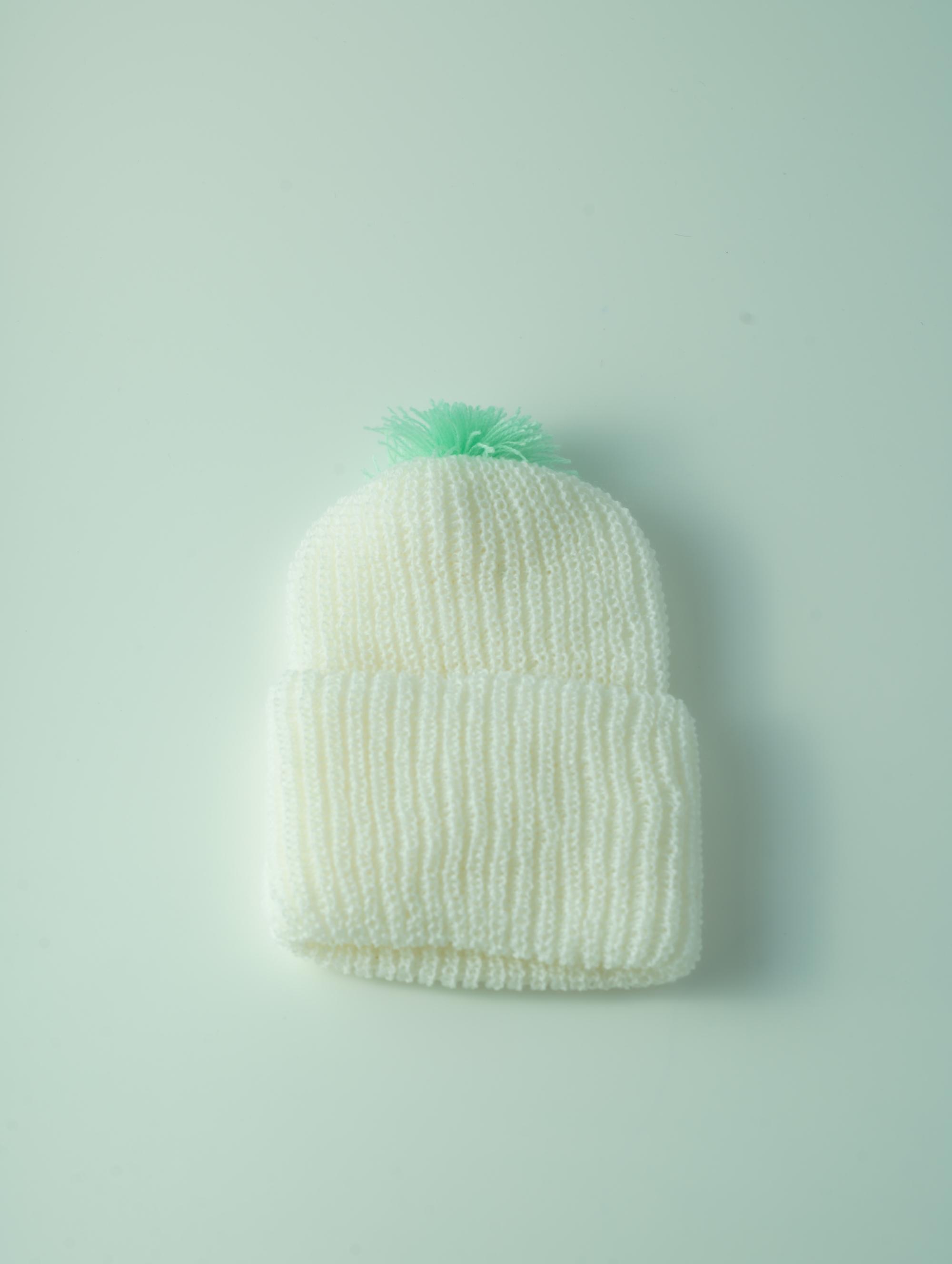 ขายส่ง หมวกไหมพรมเด็กแรกเกิด รุ่นหมวกขาว-จุกสี (ราคาต่อโหล) nongnini1988