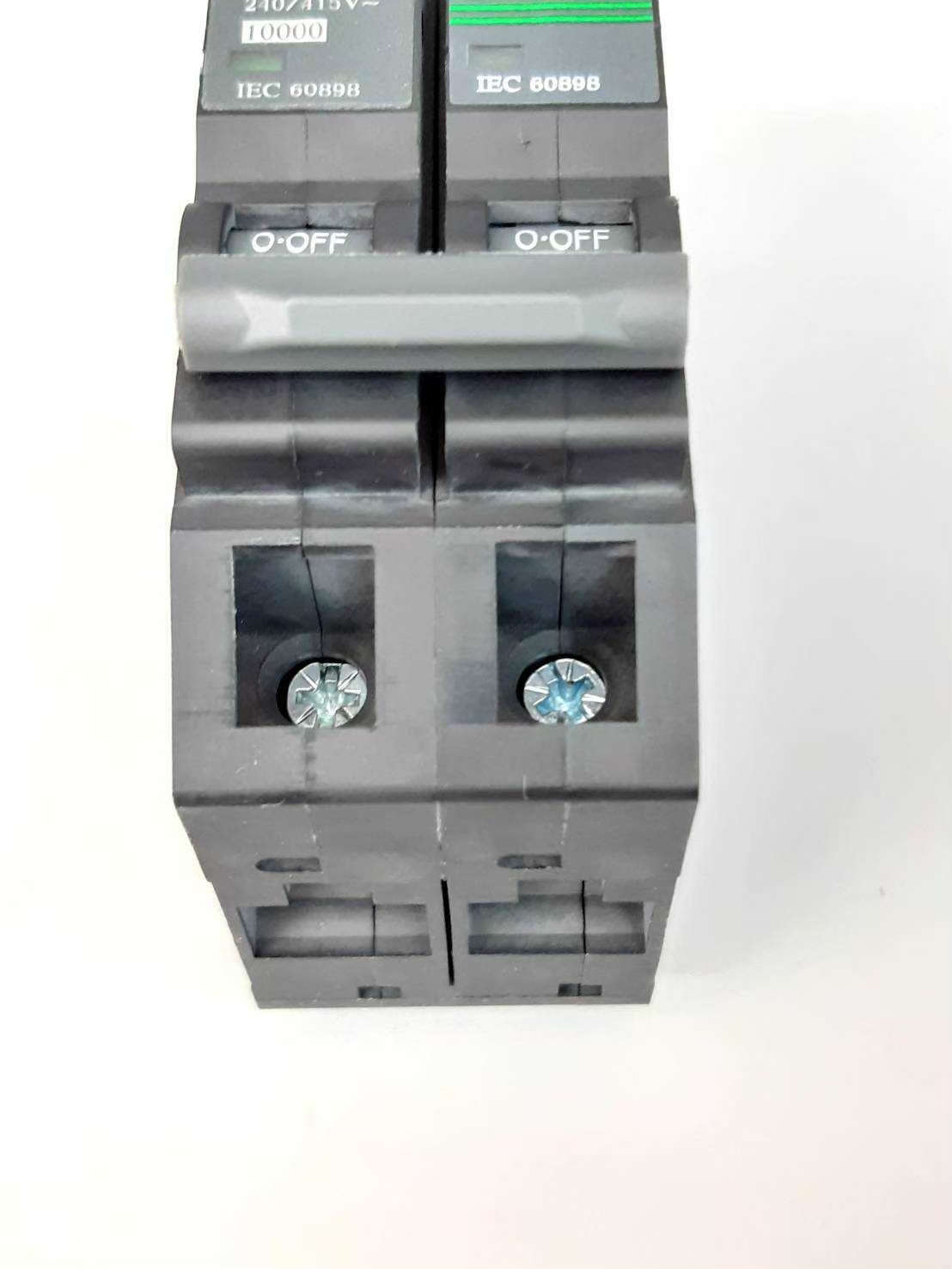 เมนเบรคเกอร์ 2P ช้าง