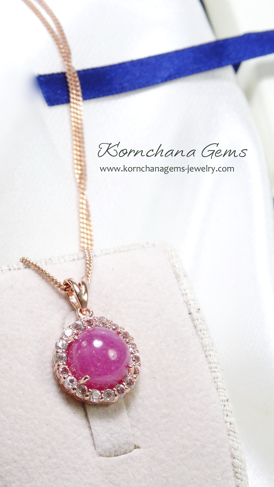 จี้พลอยแท้ พลอยทับทิมสีชมพูอมแดงล้อมพลอยขาว พลอยสีแดงสำหรับคนเกิดวันอาทิตย์ อัญมณี/จี้ประจำวันวันอาทิตย์ พร้อมสร้อยเงินแท้