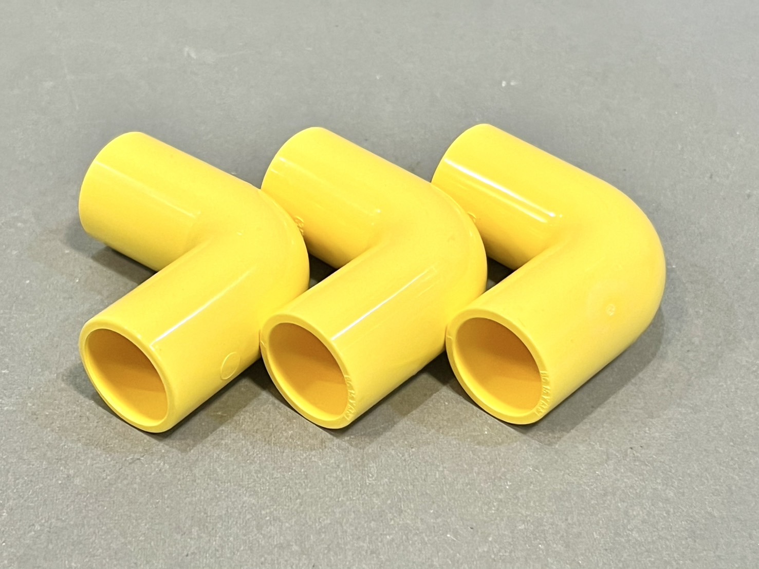 ข้องอ 90 เหลือง