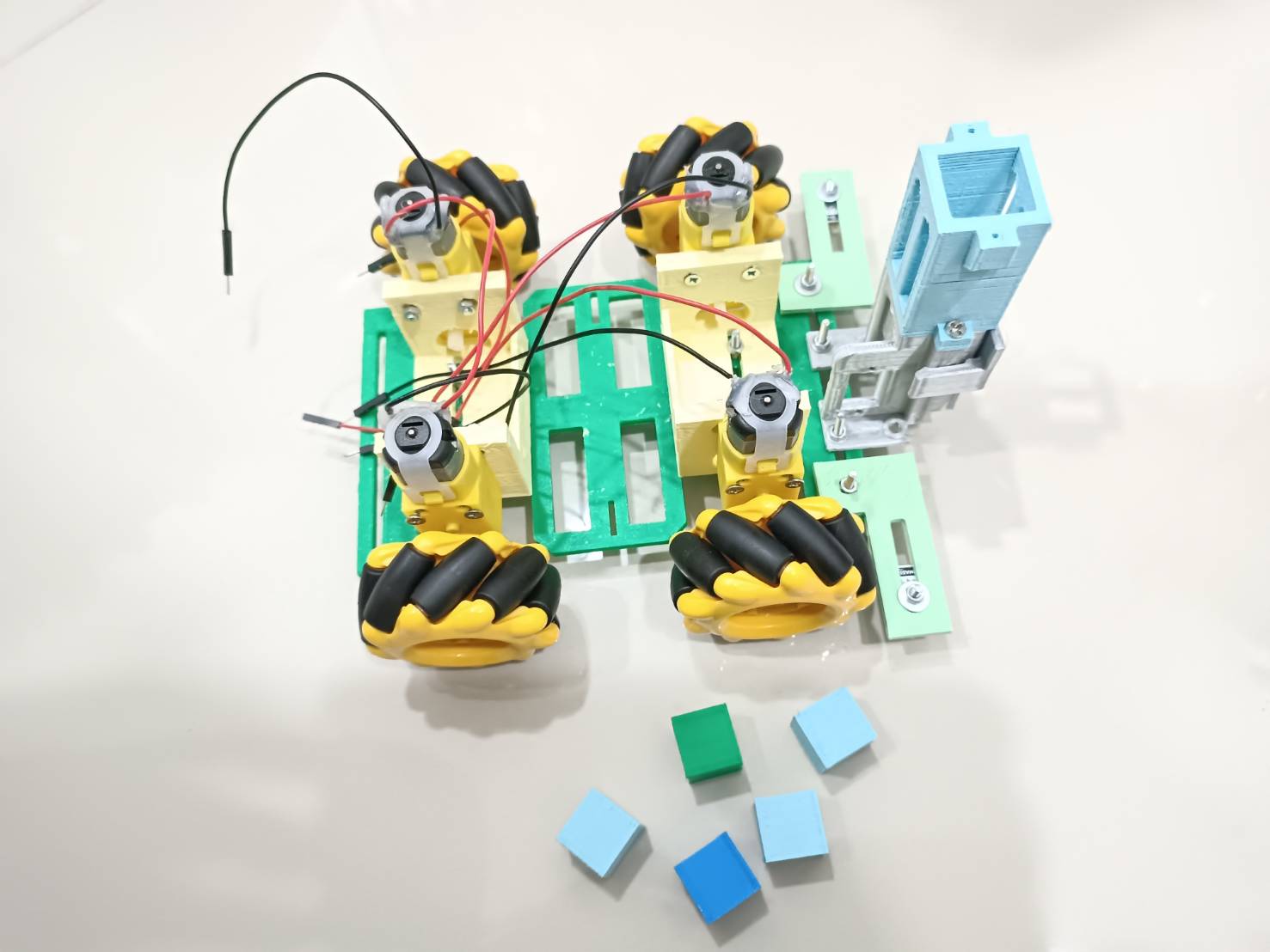 ชุดโครงหุ่นยนต์ระดับกลาง แบบล้อสไลด์ข้างได้ 2024 (ไม่รวมบอร์ด)