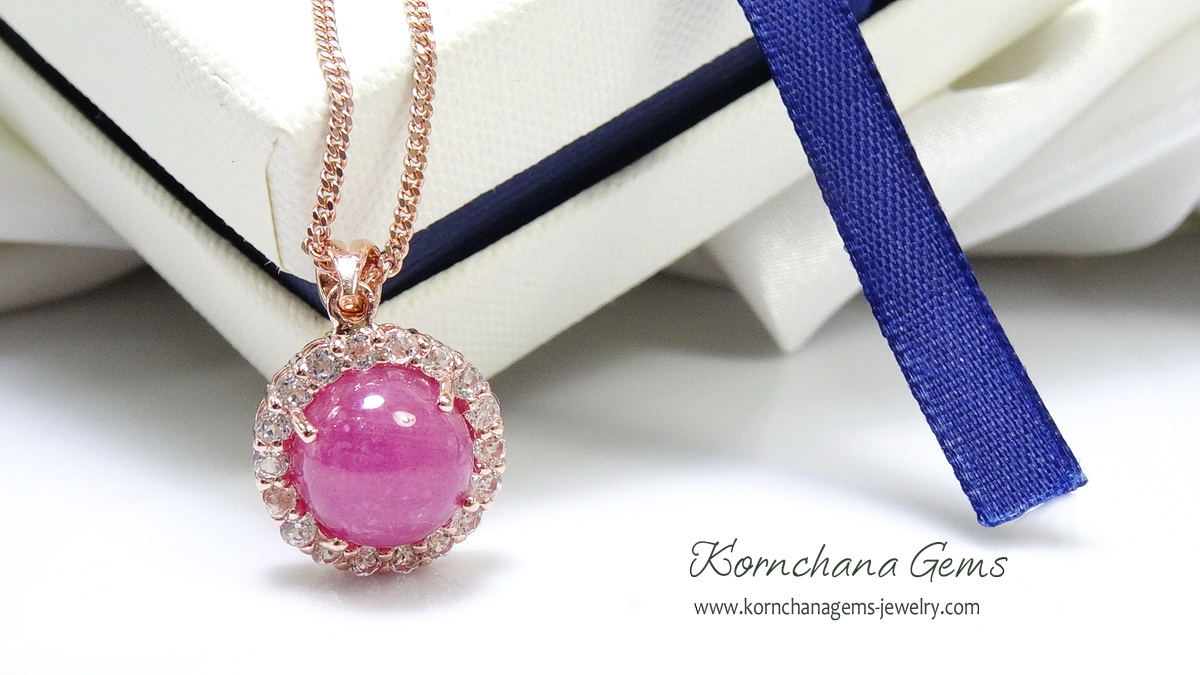 จี้พลอยแท้ พลอยทับทิมสีชมพูอมแดงล้อมพลอยขาว พลอยสีแดงสำหรับคนเกิดวันอาทิตย์ อัญมณี/จี้ประจำวันวันอาทิตย์ พร้อมสร้อยเงินแท้