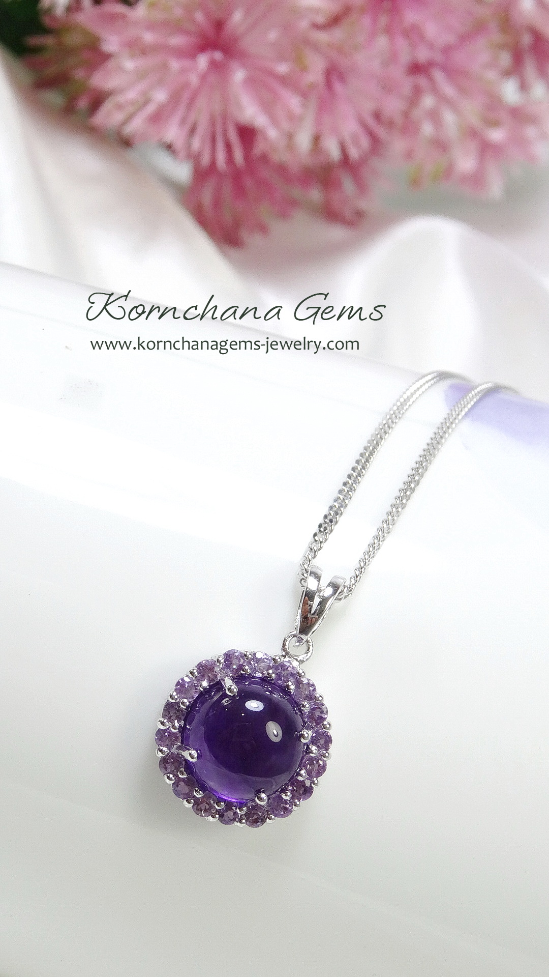 จี้พลอยแท้อเมทิสท์สีม่วงเข้มหลังเบี้ยเนียนใส ล้อมอเมทิสท์สีม่วงอ่อน สำหรับคนเกิดวันเสาร์ อัญมณี/จี้ประจำวันเสาร์ พร้อมสร้อยเงินแท้ silver925 ชุบไมครอน