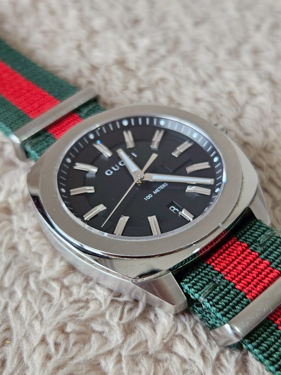 Gucci GG2570 Black Dial Watch สายเขียวแดง