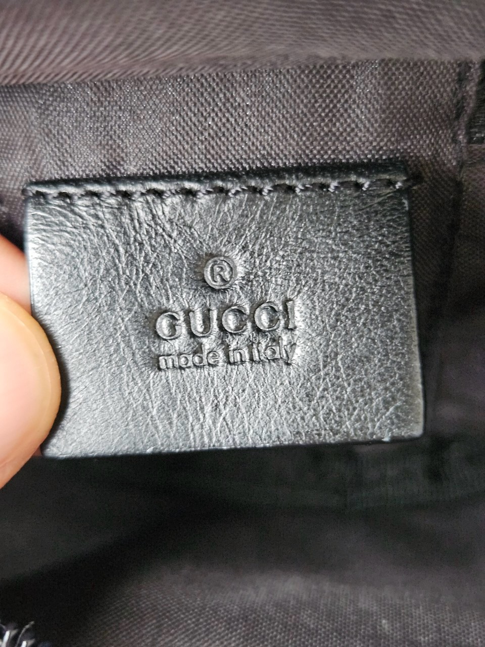 Gucci GG Canvas Pouch Black 6x8นิ้ว