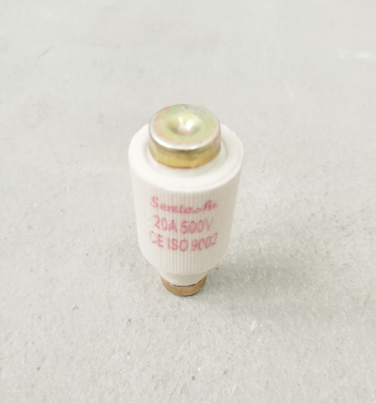 ฟิวส์กระเบื้อง