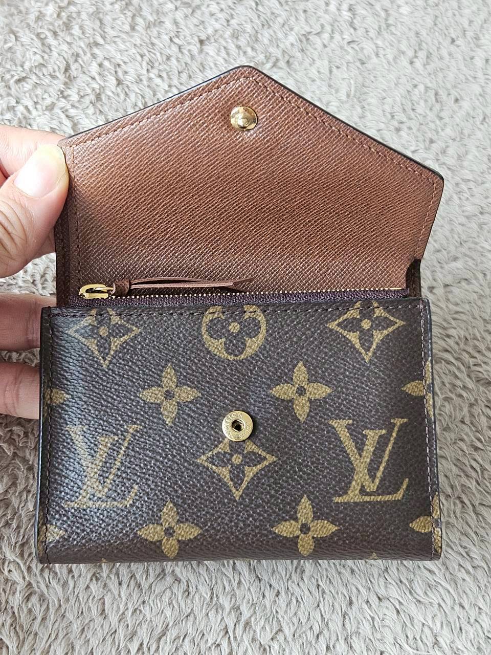 LV Victorine Mono