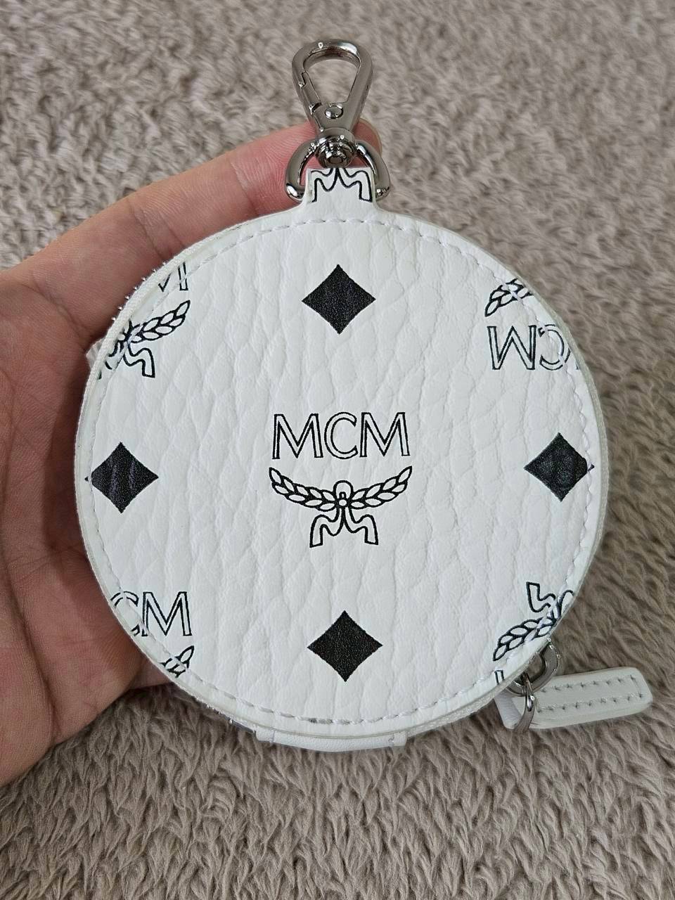 MCM Essential Pouch Orginal Black White