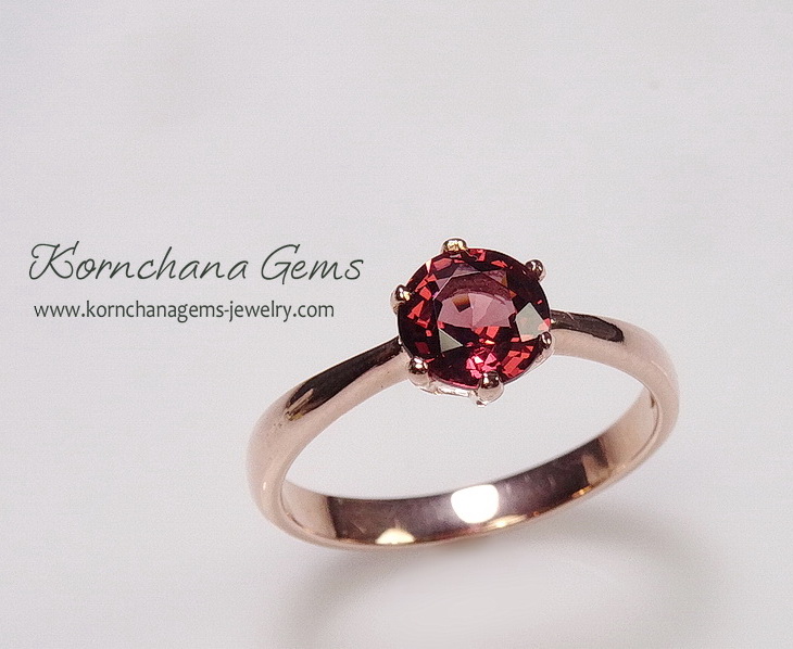 รับทำแหวนโรโดไลท์การ์เนทหรือโกเมน อัญมณีคนเกิดเดือนมกราคม ตามแบบเป็นพลอยสีชมพูอมม่วงหรืออมส้มเลือกเฉดสีได้ค่ะ เลือกสีตัวเรือนได้ตามต้องการ