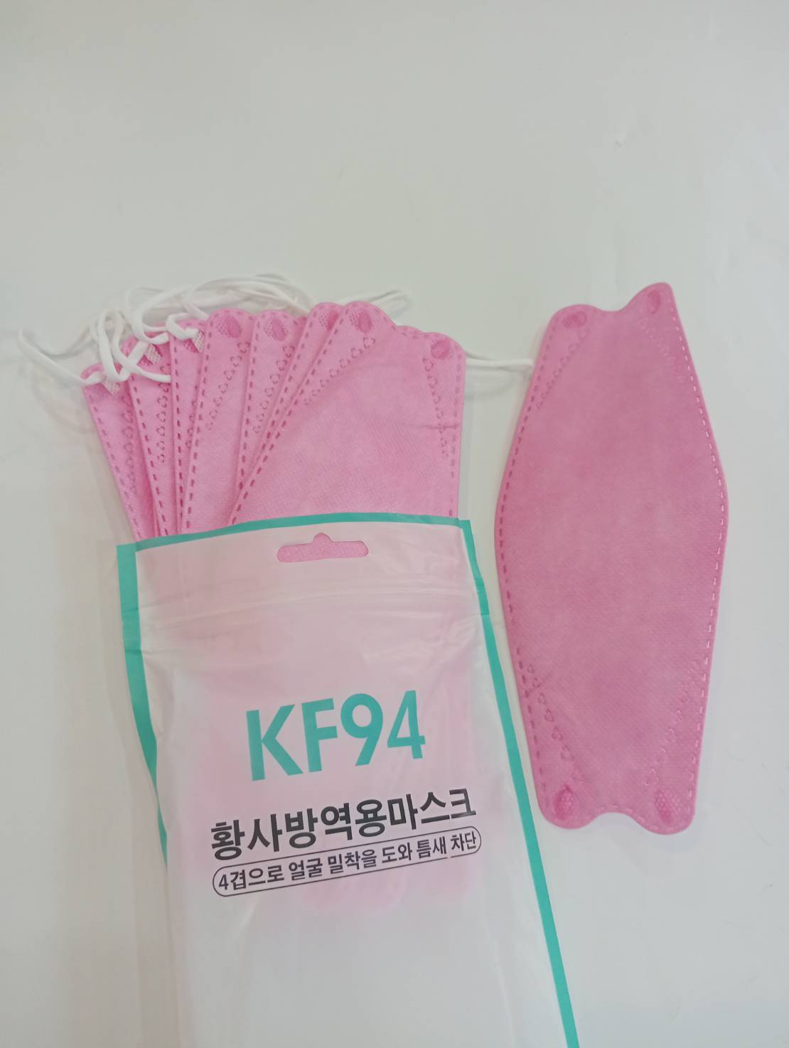 KF94 3D Mask หน้ากากอนามัย4ชั้น 1เเพ๊คละ10ชิ้น รุ่นสายคล้องหูไม่บาดหู มีหลายสีให้เลือก