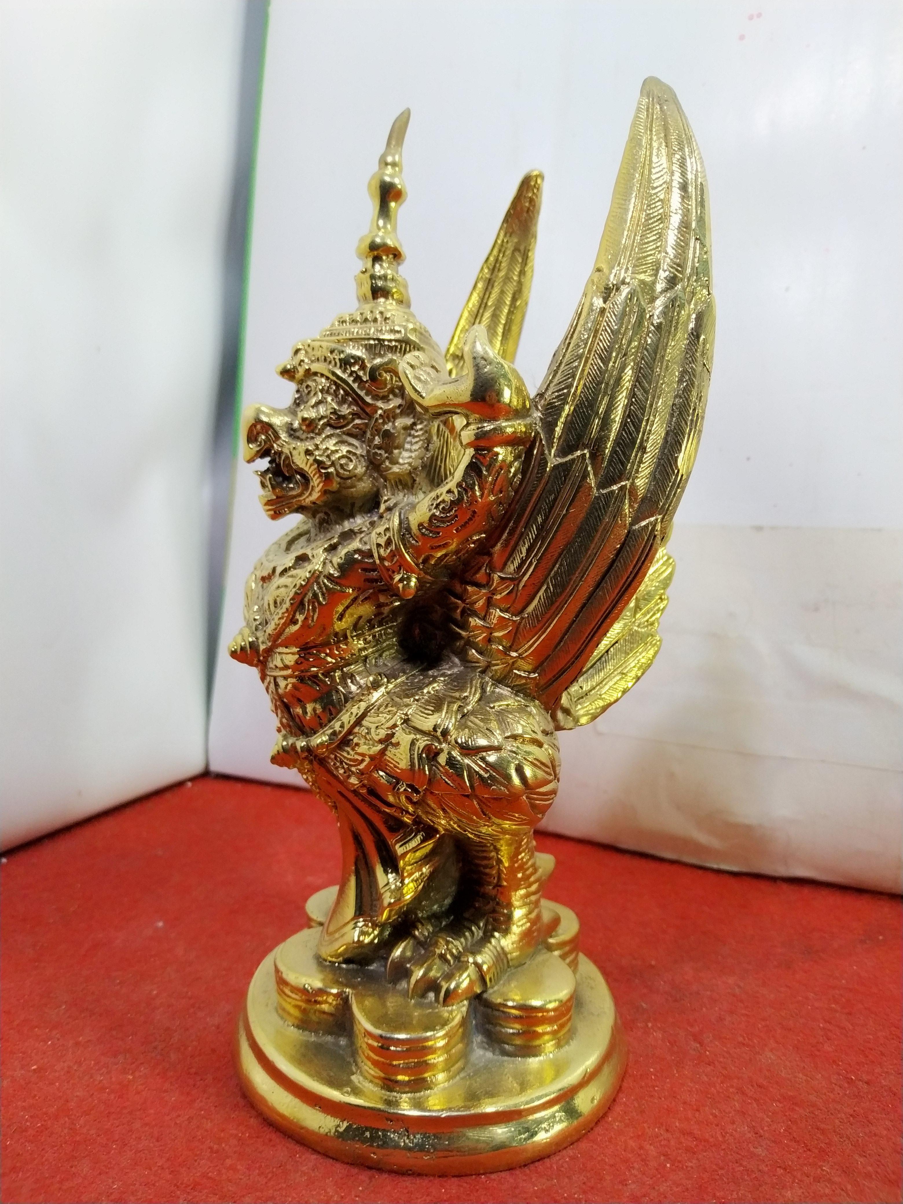 พญาครุฑ แม่ไก่ ขนาด ฐาน 3 นิ้ว สูง 7.5 นิ้ว เนื้อโลหะสำริดทองเหลือง