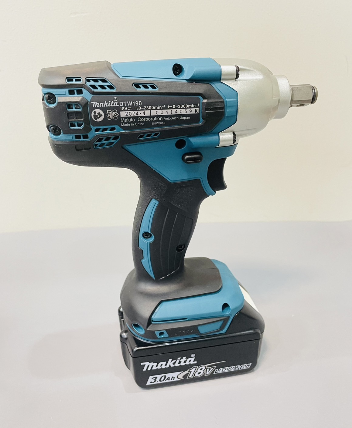บล็อกไร้สาย 1/2" DTW190SF1J MAKITA