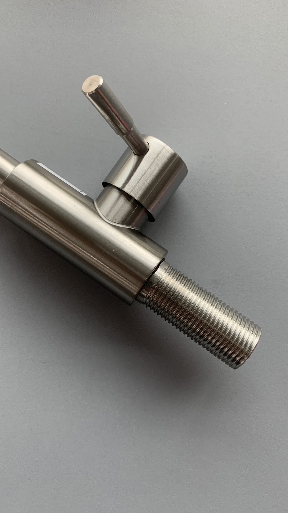 ก๊อกอัดแผง R18SS สแตนเลส ยืนสายอ่อน ก้านปัด