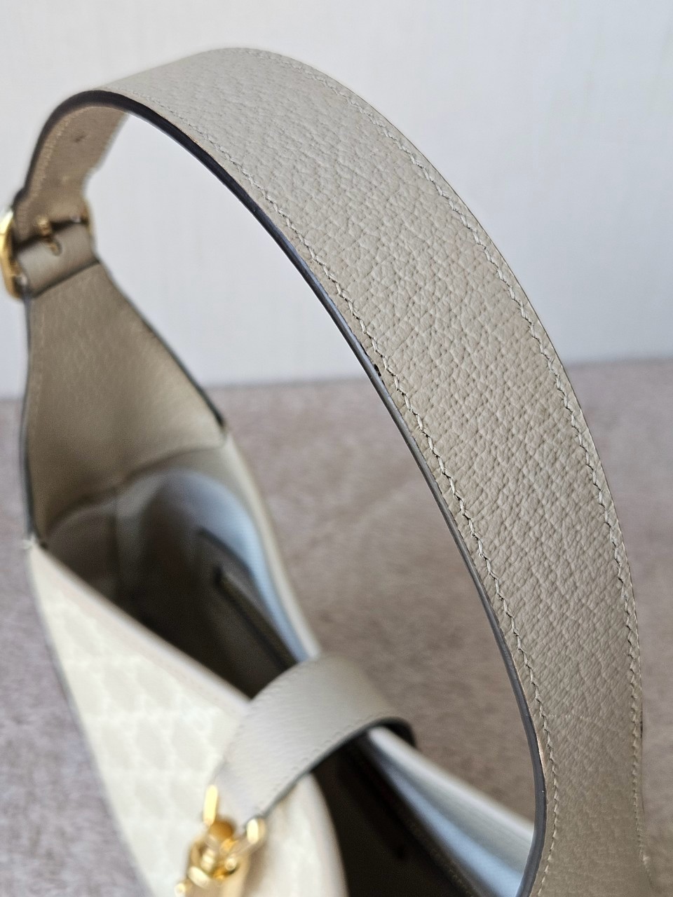 Gucci Jackie 1961 Small beige