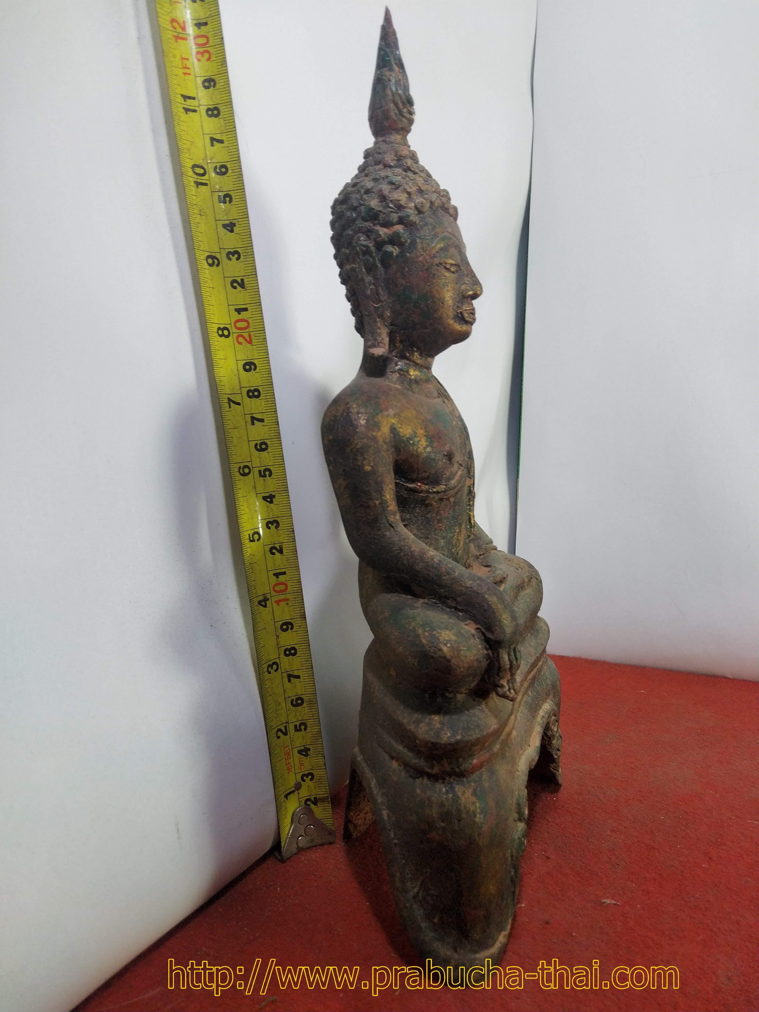 พระกำแพงสามขา ฐาน 6 นิ้ว เนื้อสำริดสภาพเก่า