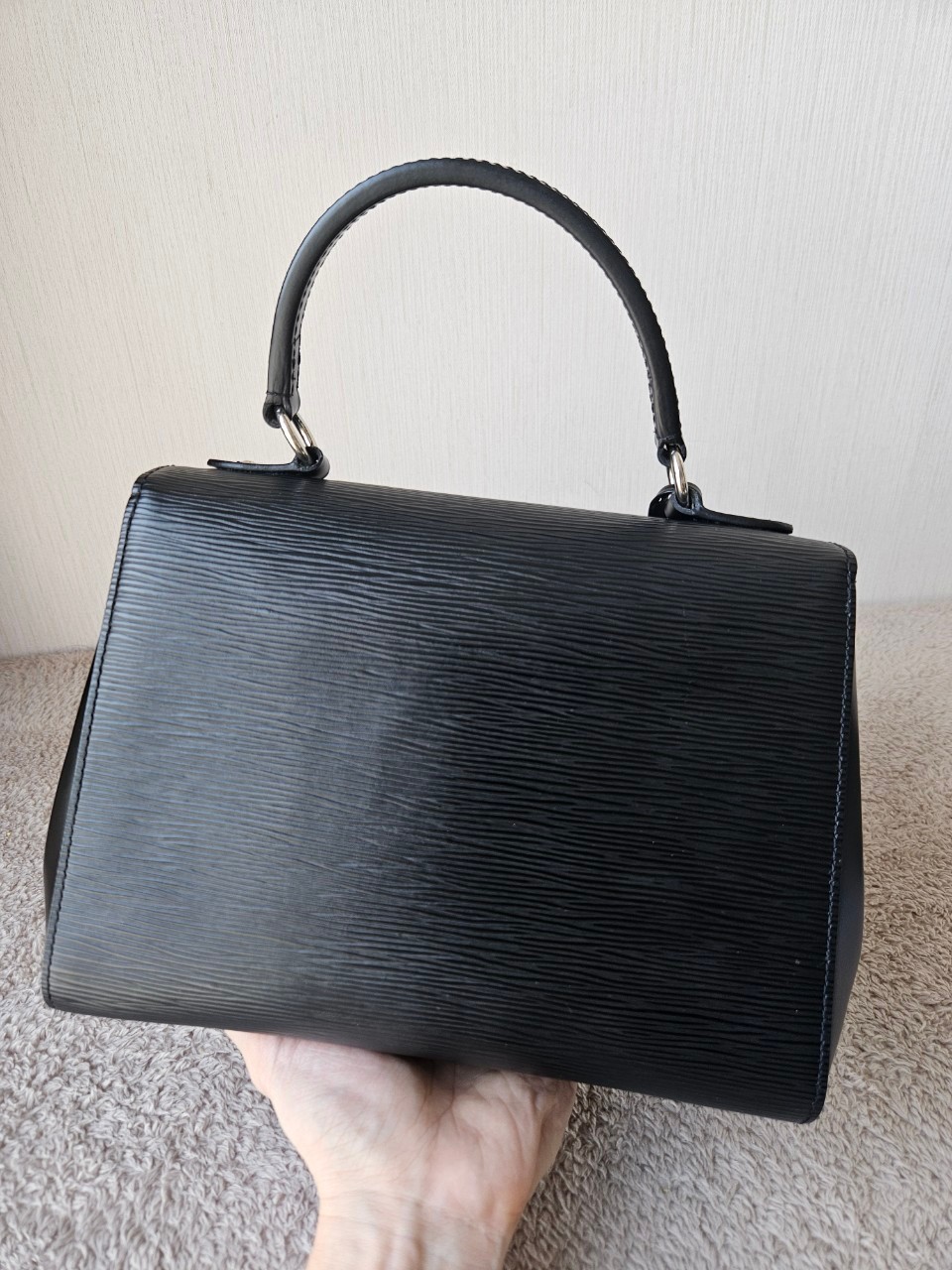 LV M41312 Cluny BB EPI microchip