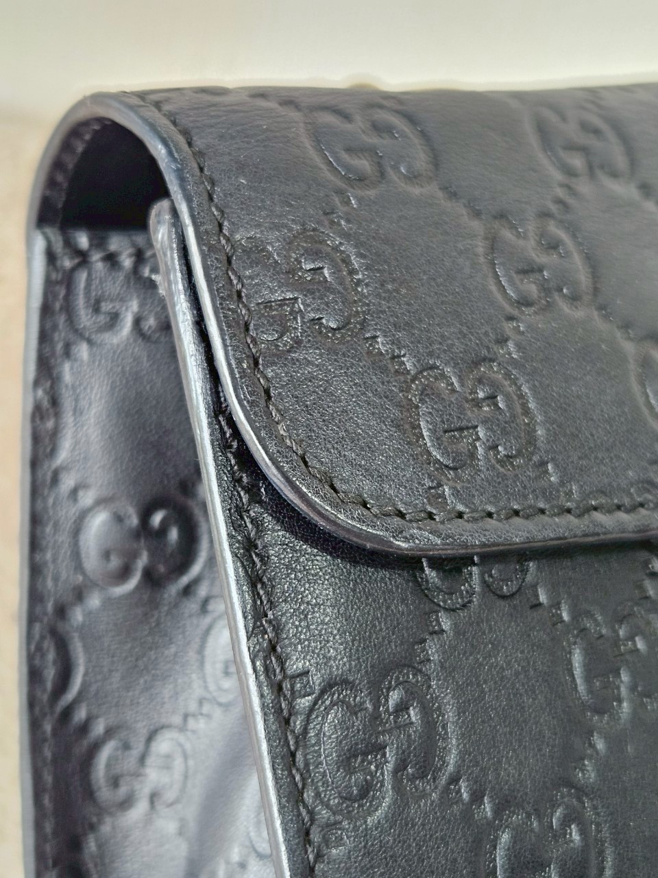 Gucci 295402 Emily Guccissima Medium