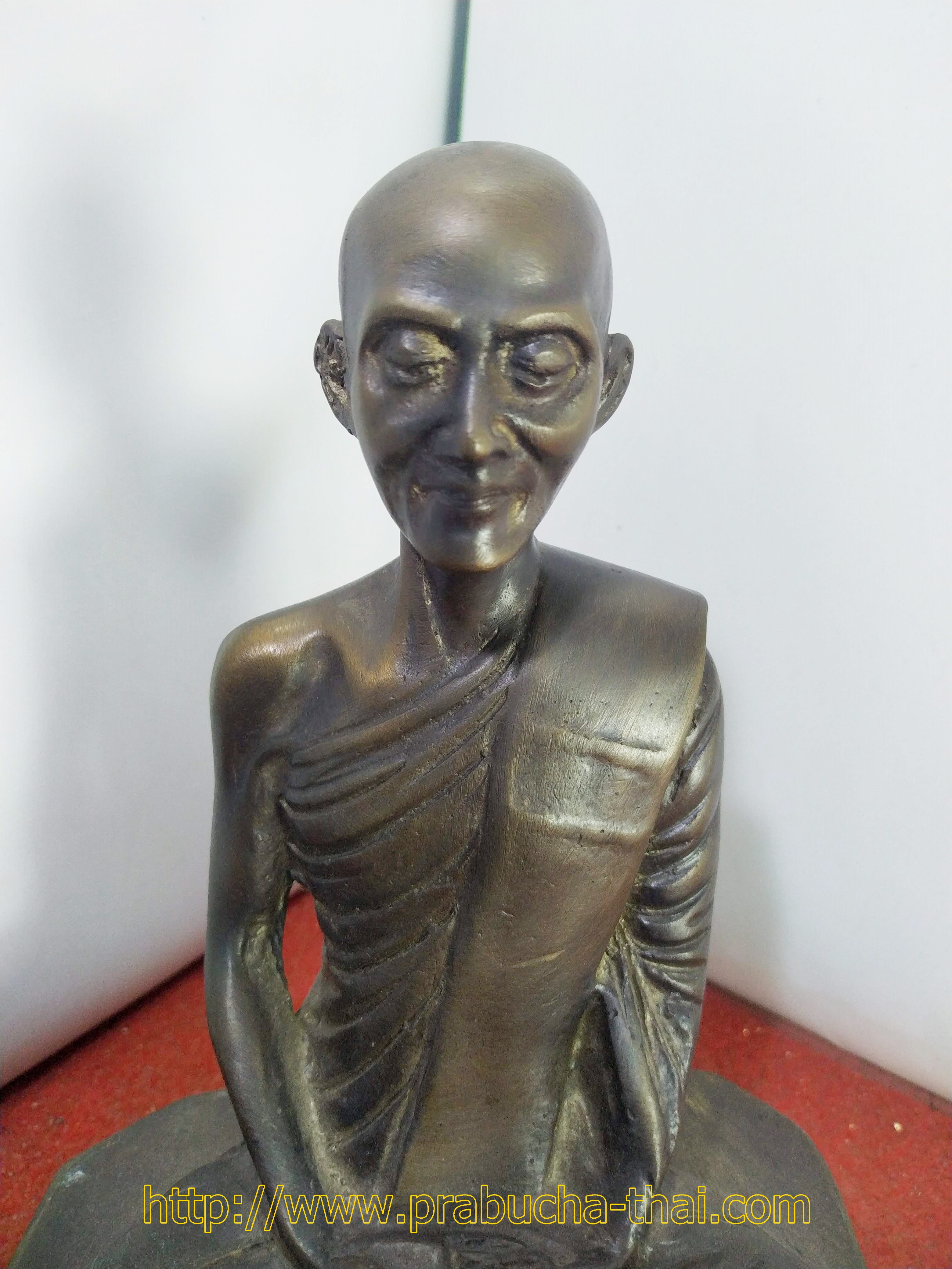 ท่าน เจ้าคุณนรฯ ธมฺมวิตกฺโก ภิกขุ ณ วัดเทพศิรินทราวาส หน้าตัก 5 นิ้ว